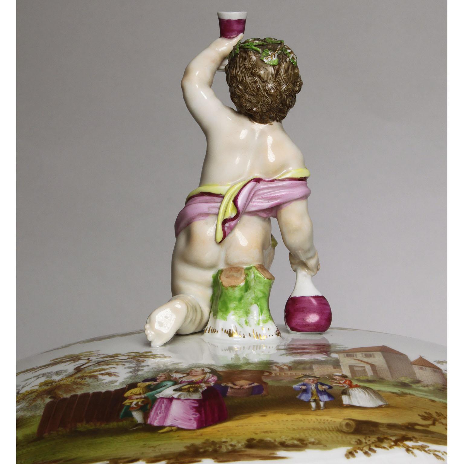 Centre de table de soupe à Bacchus couvert Kpm en porcelaine allemande de Berlin du 19ème siècle  en vente 2