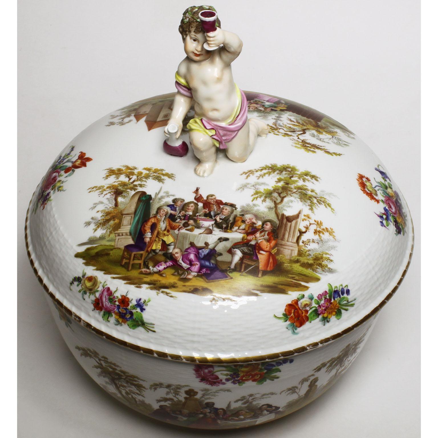 Grec classique Centre de table de soupe à Bacchus couvert Kpm en porcelaine allemande de Berlin du 19ème siècle  en vente