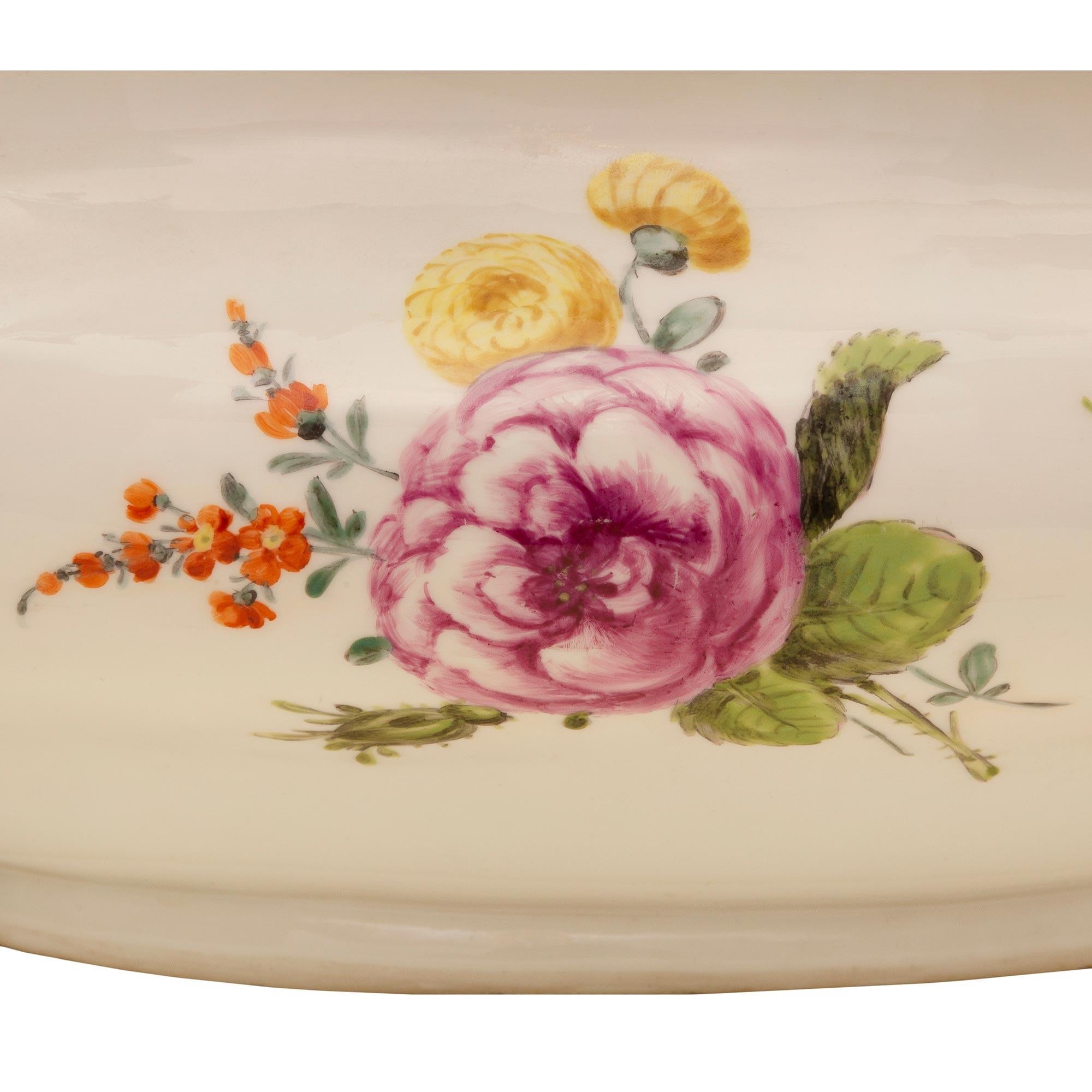 German 19th Century Meissen Porcelain Lidded Tureen For Sale 4
