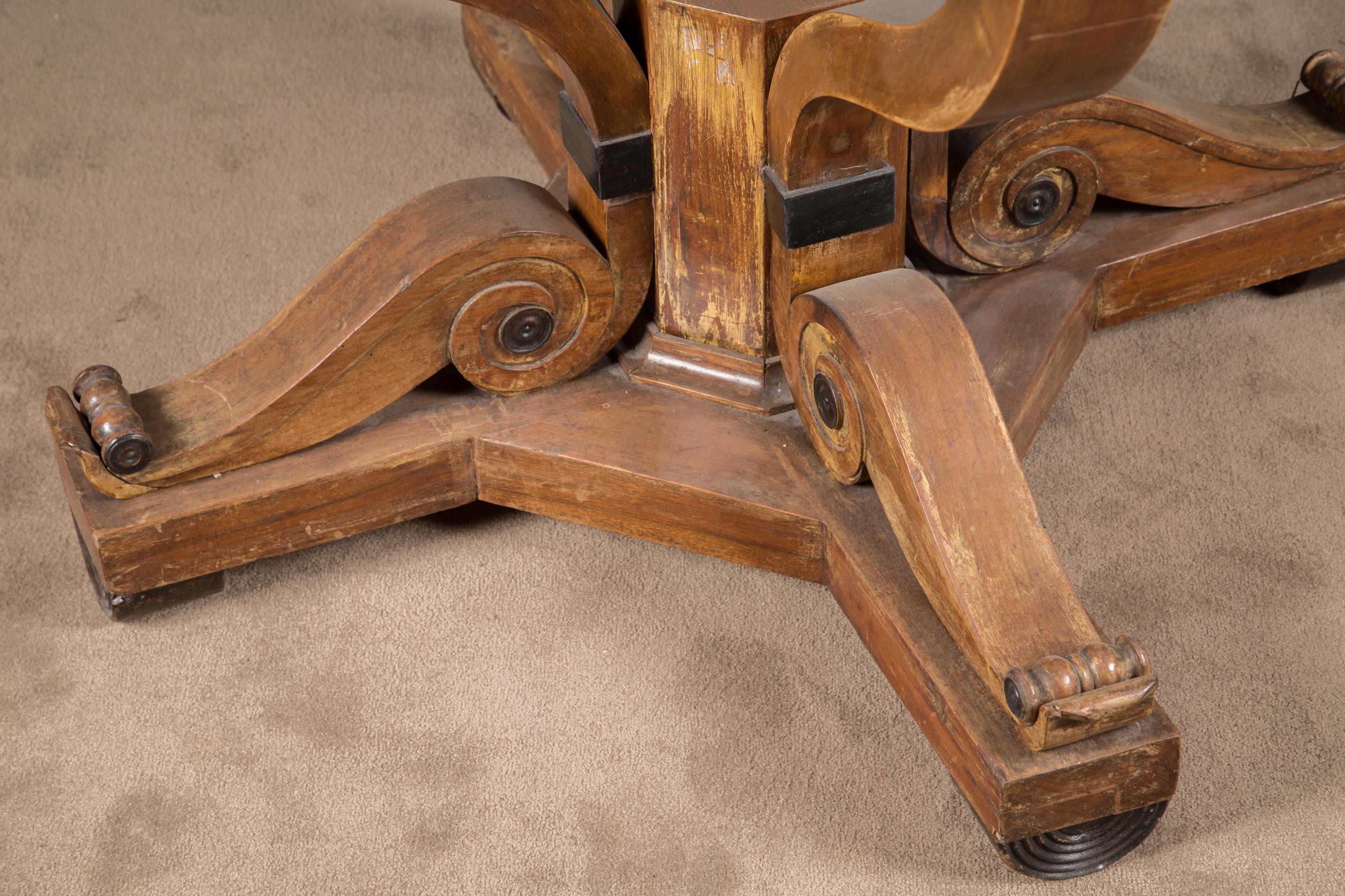 German 19th Century Period Biedermeier Pedestal Table In Good Condition For Sale In New Orleans, LA