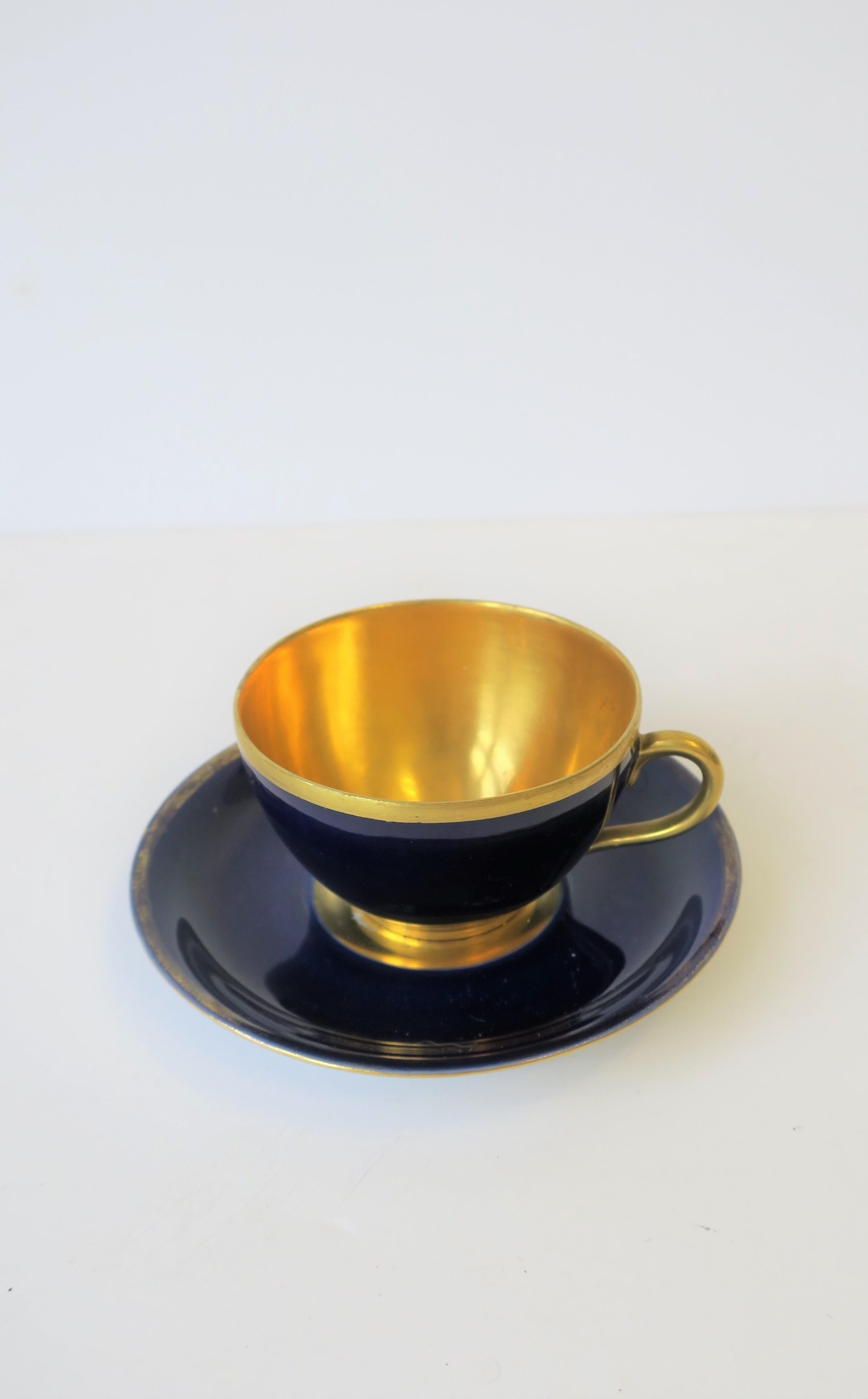 20th Century German 22-Karat Gold & Dark Blue Porcelain Espresso Coffee or Tea Demitasse Cup