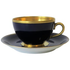 Deutscher Espresso- oder Teebecher oder Demitasse aus 22-karätigem Gold und dunkelblauem Porzellan