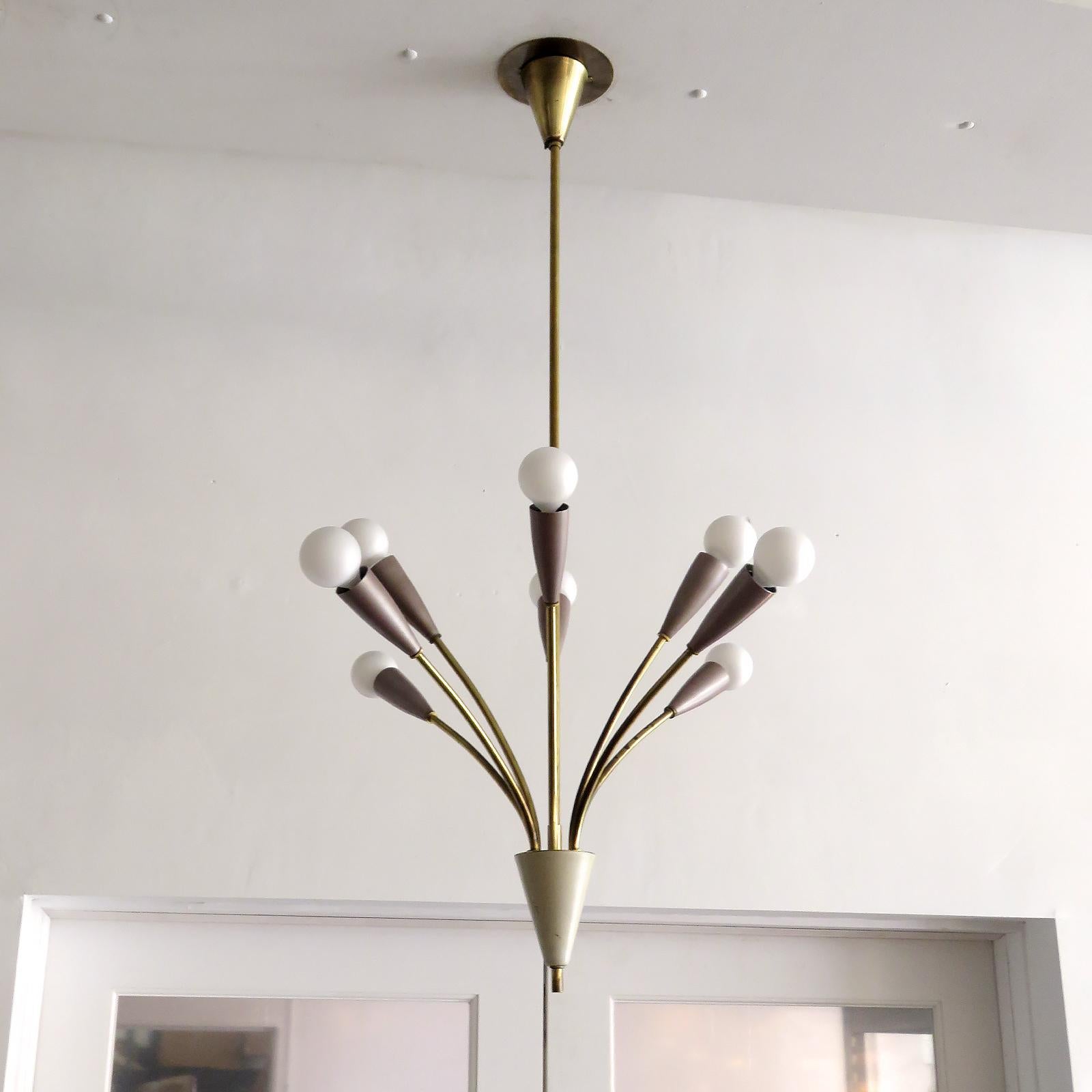 Lámpara colgante alemana de 8 brazos, 1950 Moderno de mediados de siglo en venta