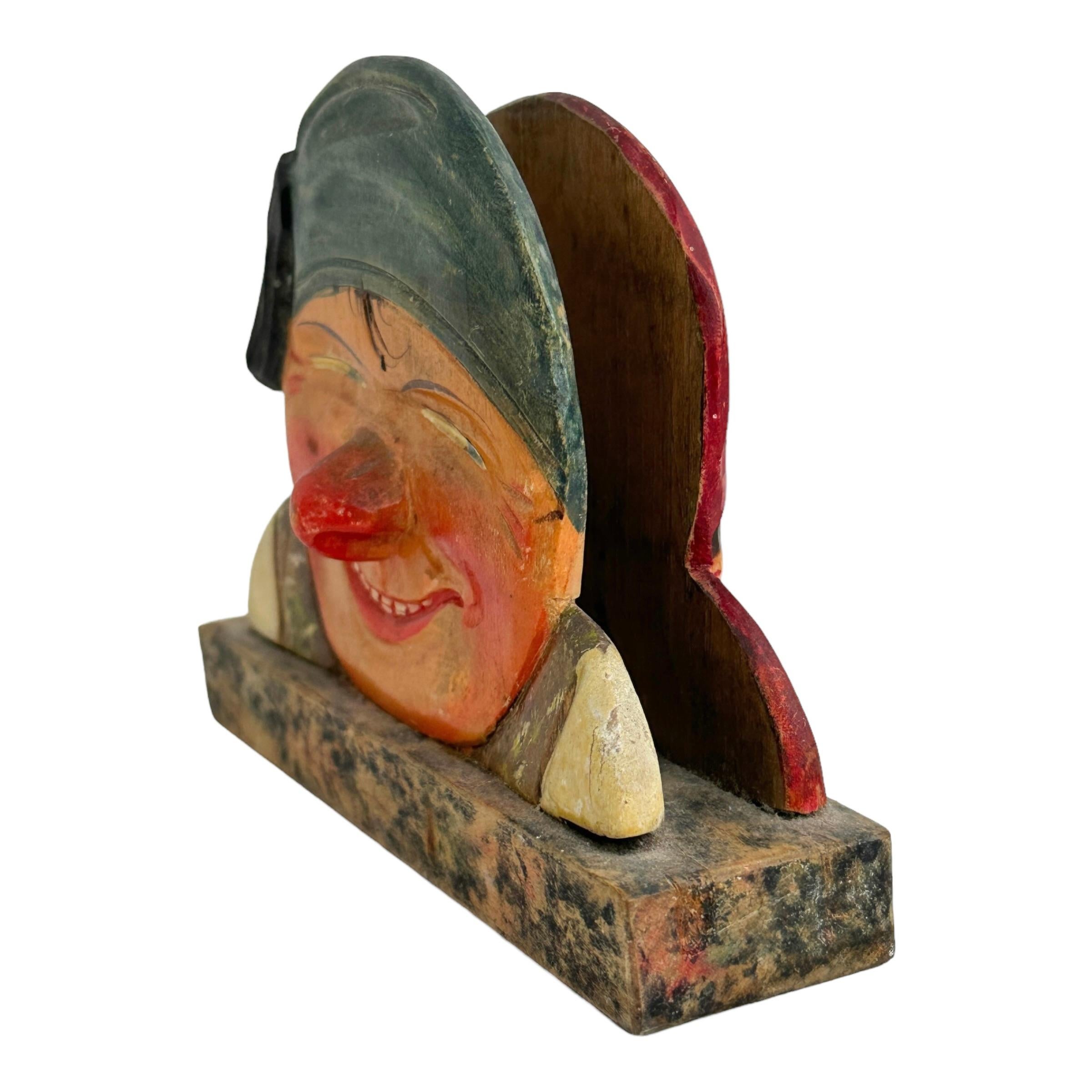 Soporte Servilletero Alemán ANRI Figura Tallada, vintage años 20 principios del siglo XX en venta