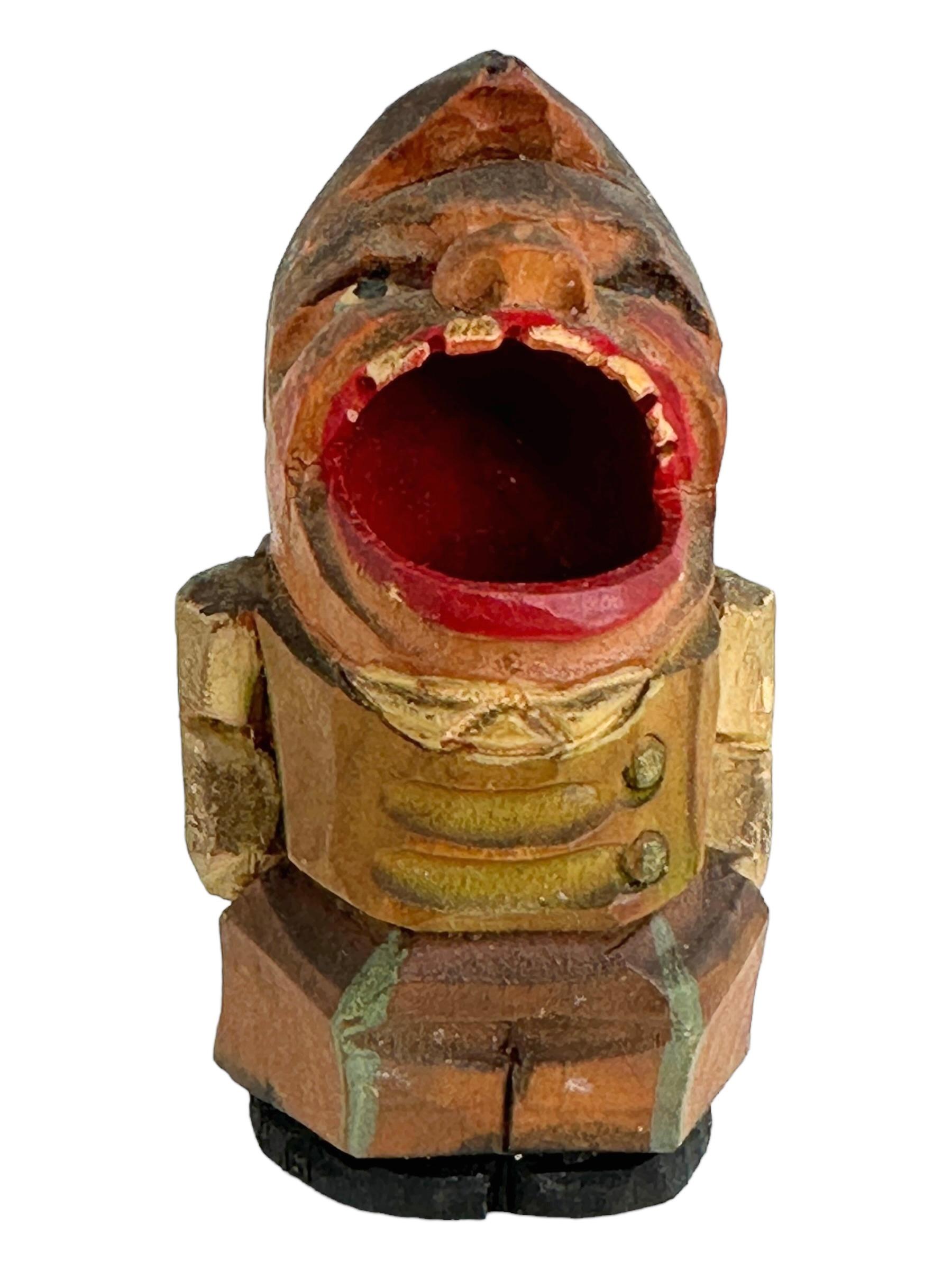Porte-dents de guerre allemand ANRI en bois sculpté, vintage des années 1920 Bon état - En vente à Nuernberg, DE