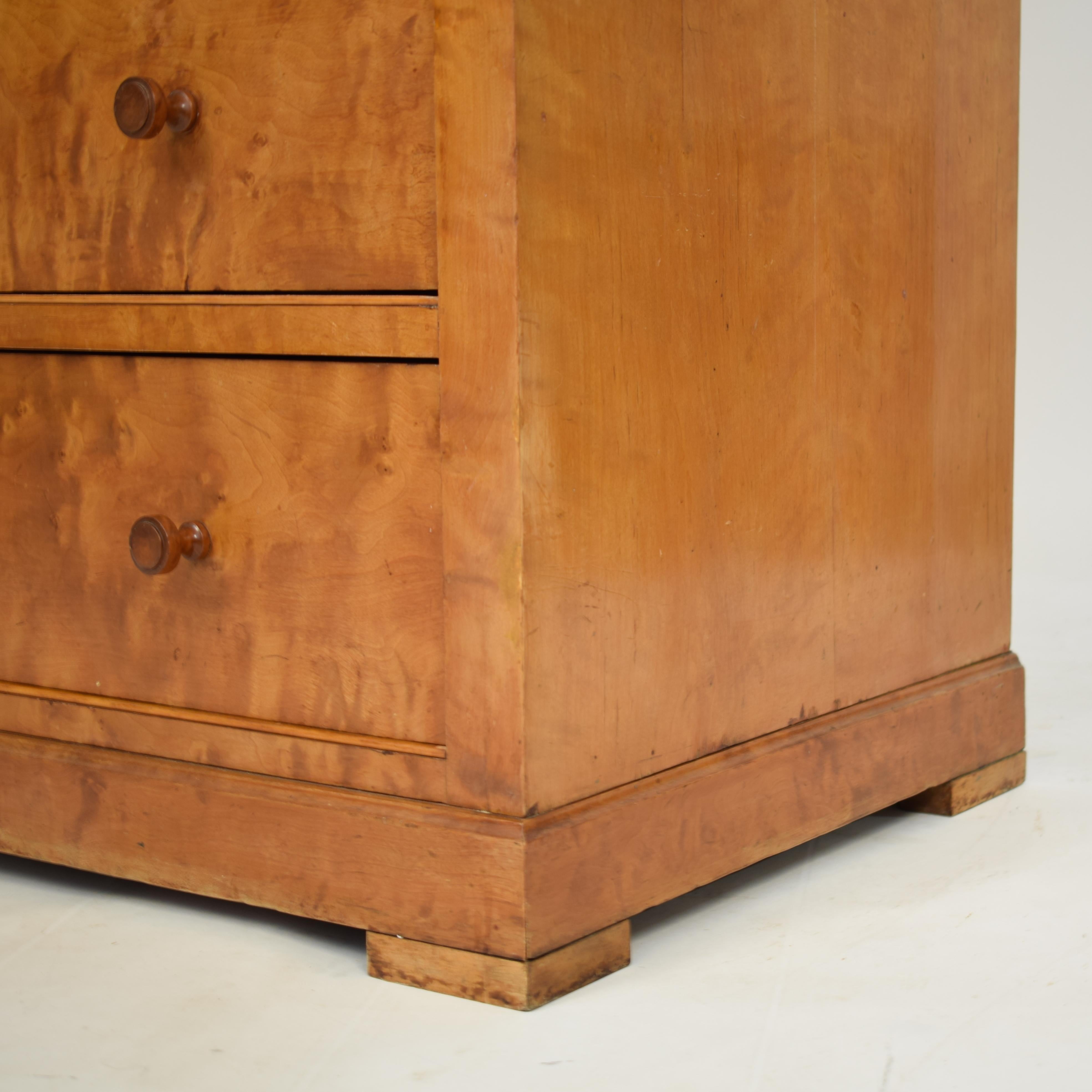 German Art Deco Bookcase or Chest of Drawers in Light Brown Birch, circa 1930 10