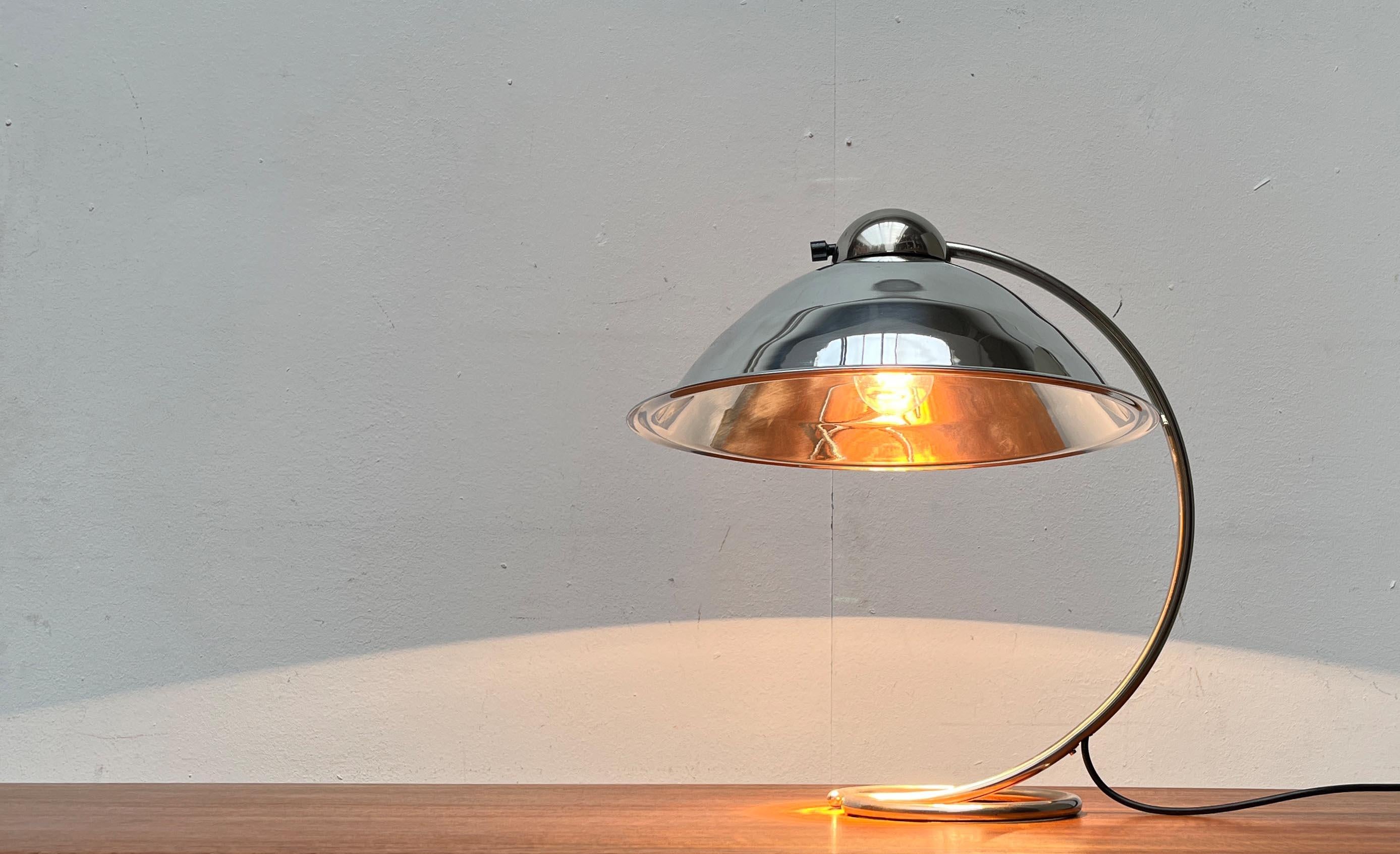 Lampe de table Diffuna Art déco allemande de Karl Trabert pour Schaco Schanzenbach Co. en vente 4