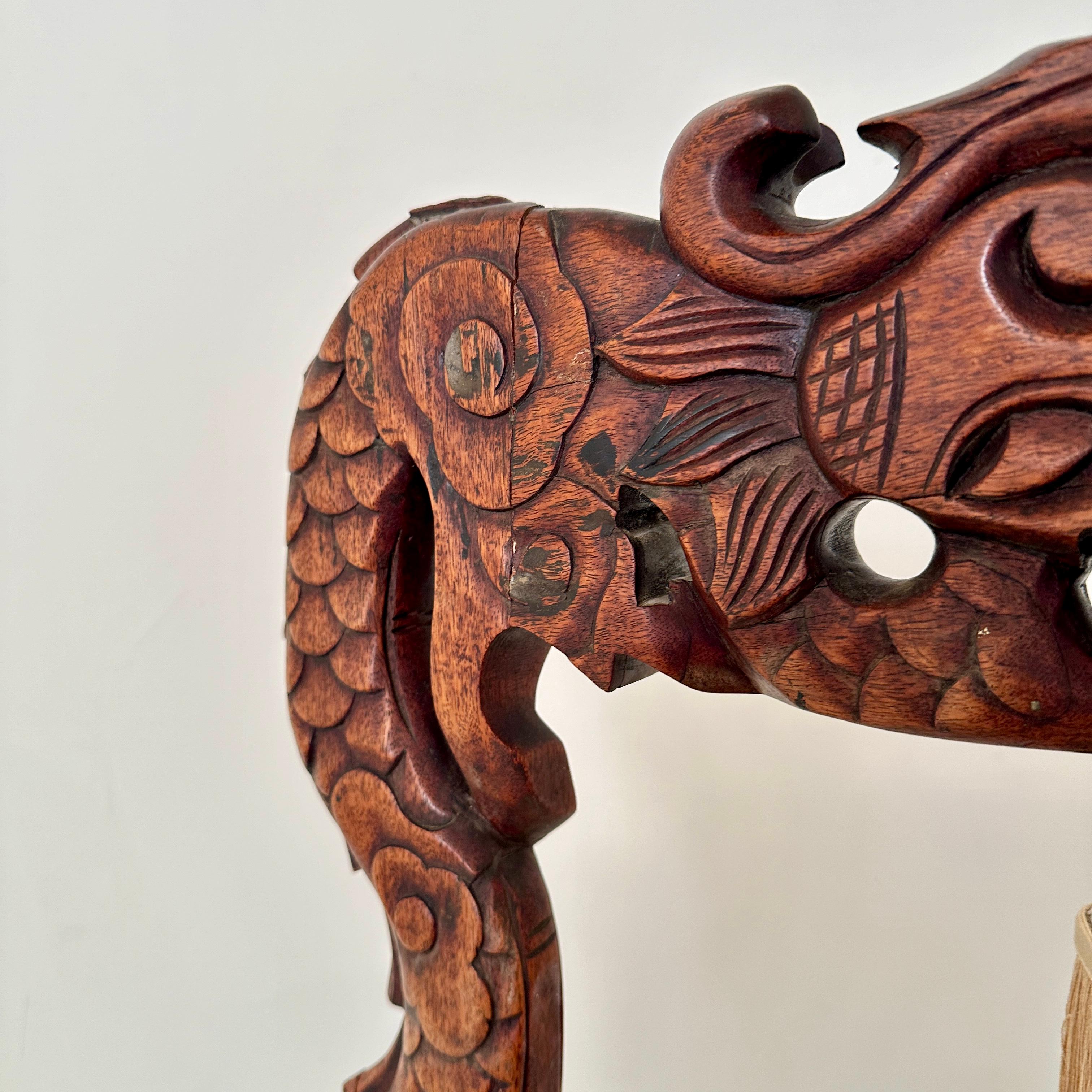 German Art Deco Floor Lamp in the Shape of a Dragon, carved with lampshade, 1920 For Sale 3