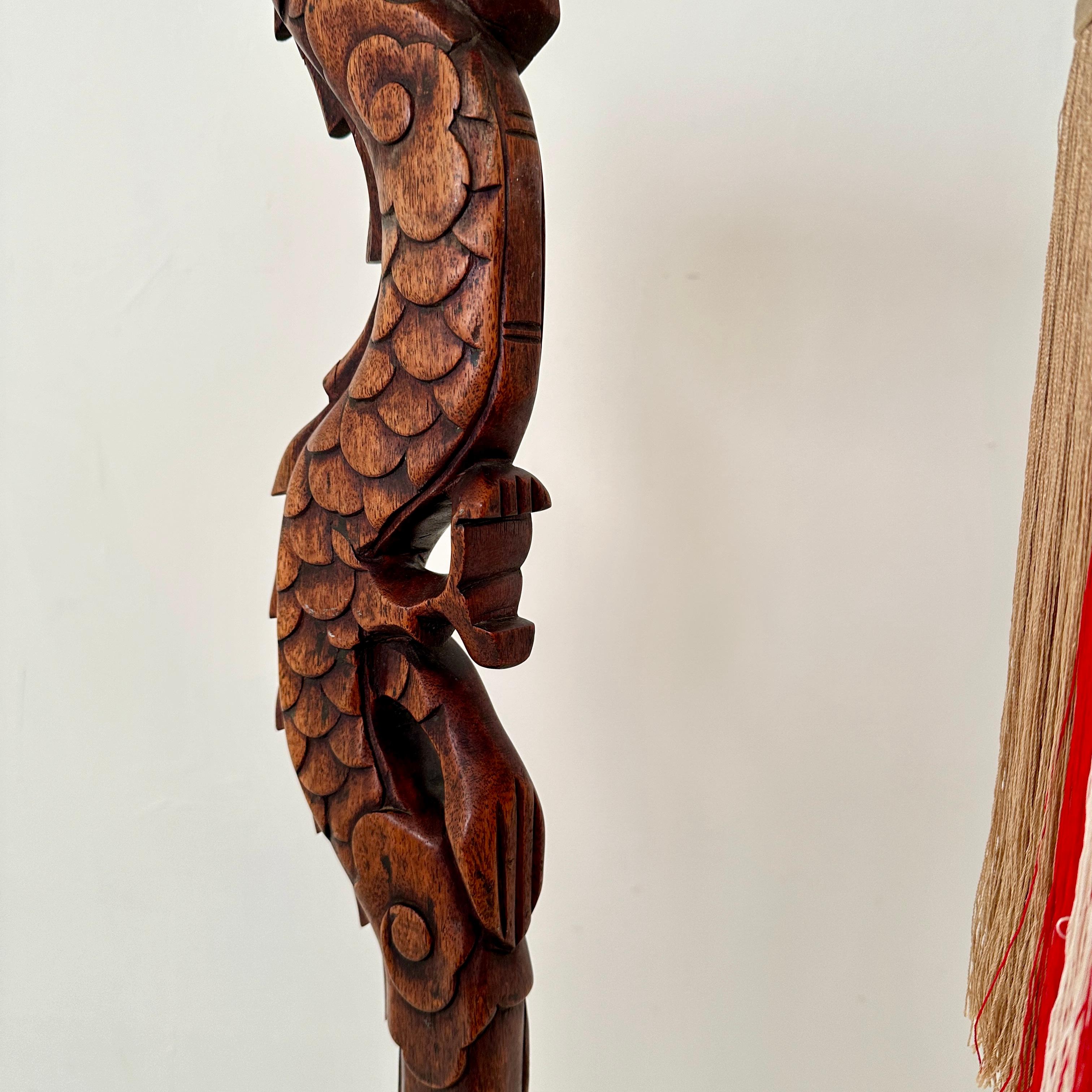 German Art Deco Floor Lamp in the Shape of a Dragon, carved with lampshade, 1920 For Sale 4