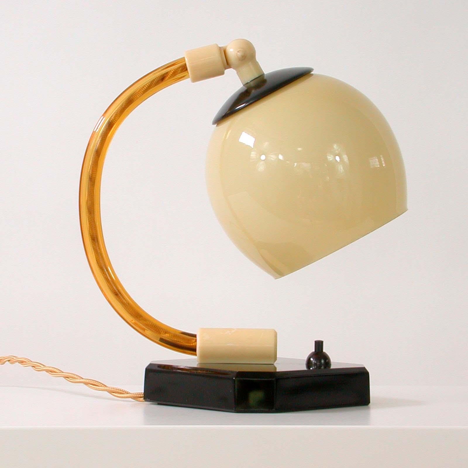 German Art Deco Glass, Bakelite and Opaline Table Lamp, 1930s In Good Condition In NUEMBRECHT, NRW