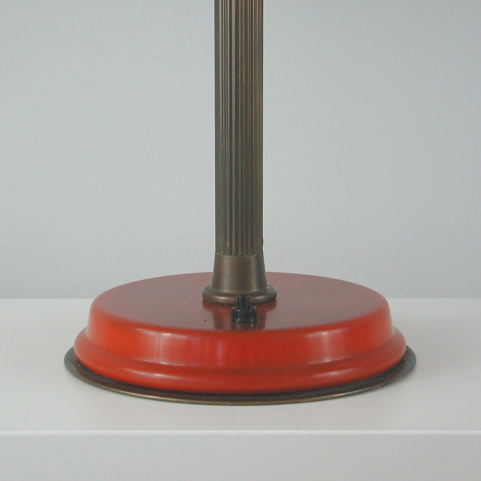 German Art Deco Height Adjustable Bronzed Brass and Bakelite Table Lamp, 1930s For Sale 10