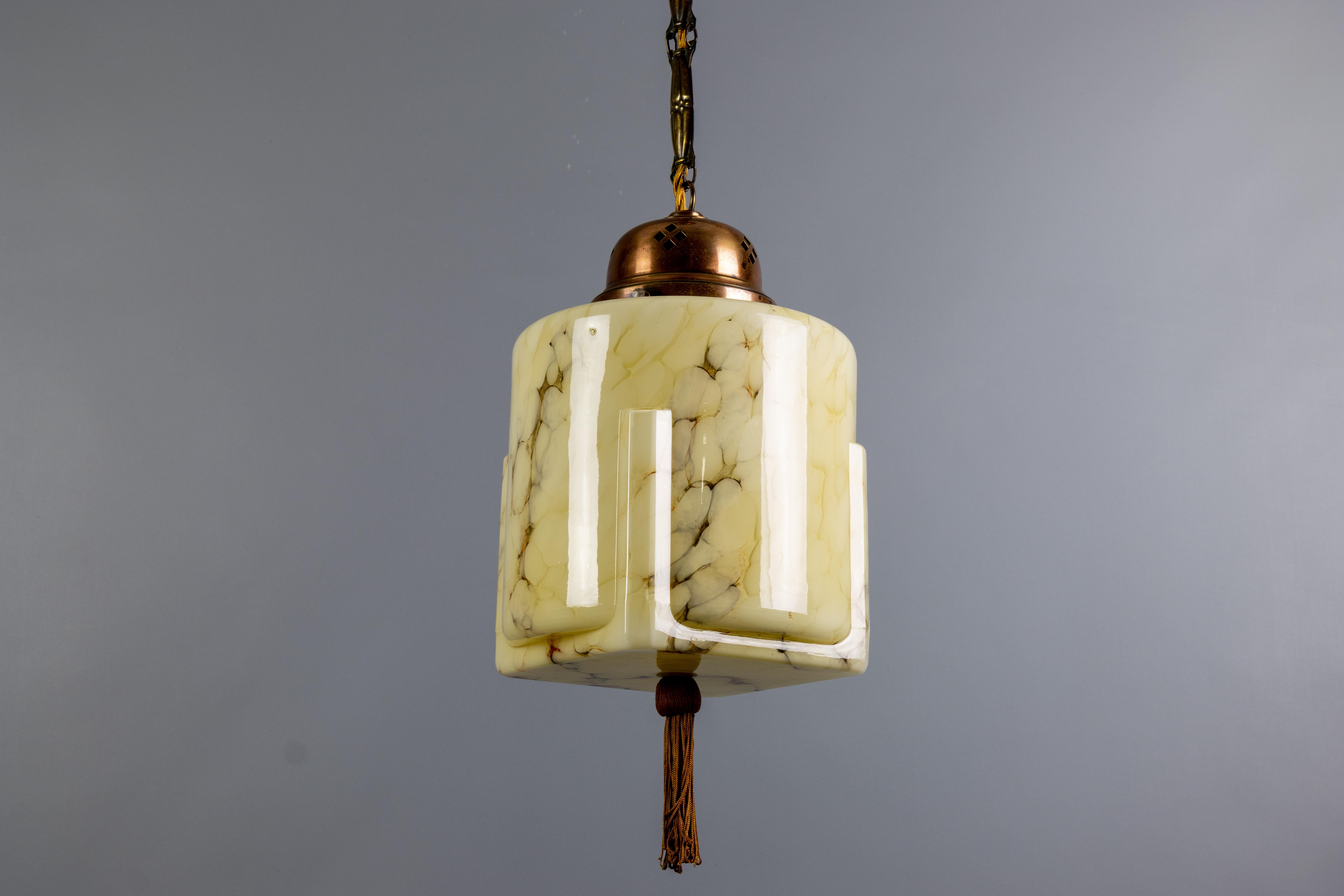 German Art Deco Marbled Amber Color Glass and Copper Pendant Light, 1930s In Good Condition For Sale In Barntrup, DE