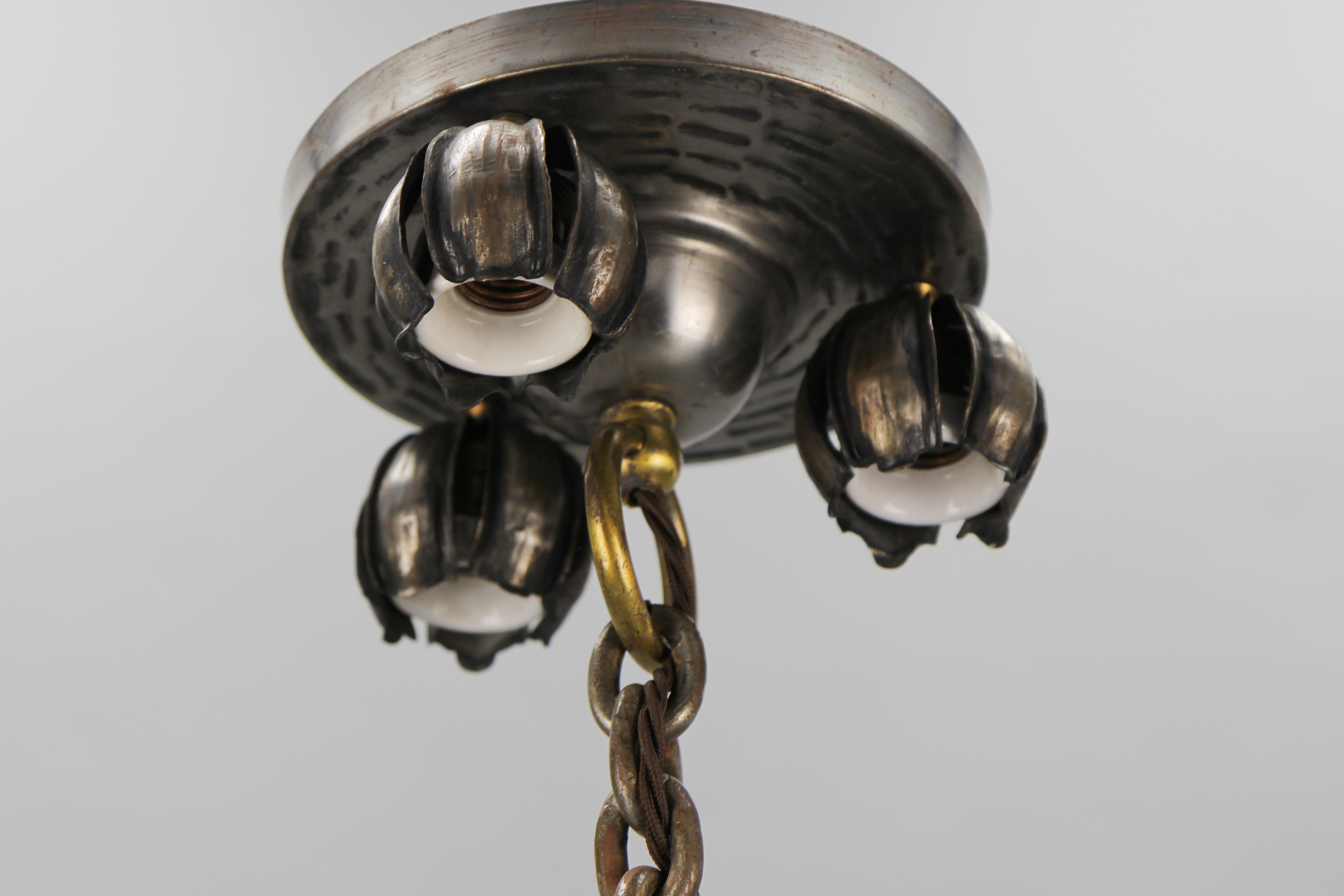 German Art Deco Nine-Light Wrought Iron and Brass Chandelier with Animals, 1920s For Sale 6