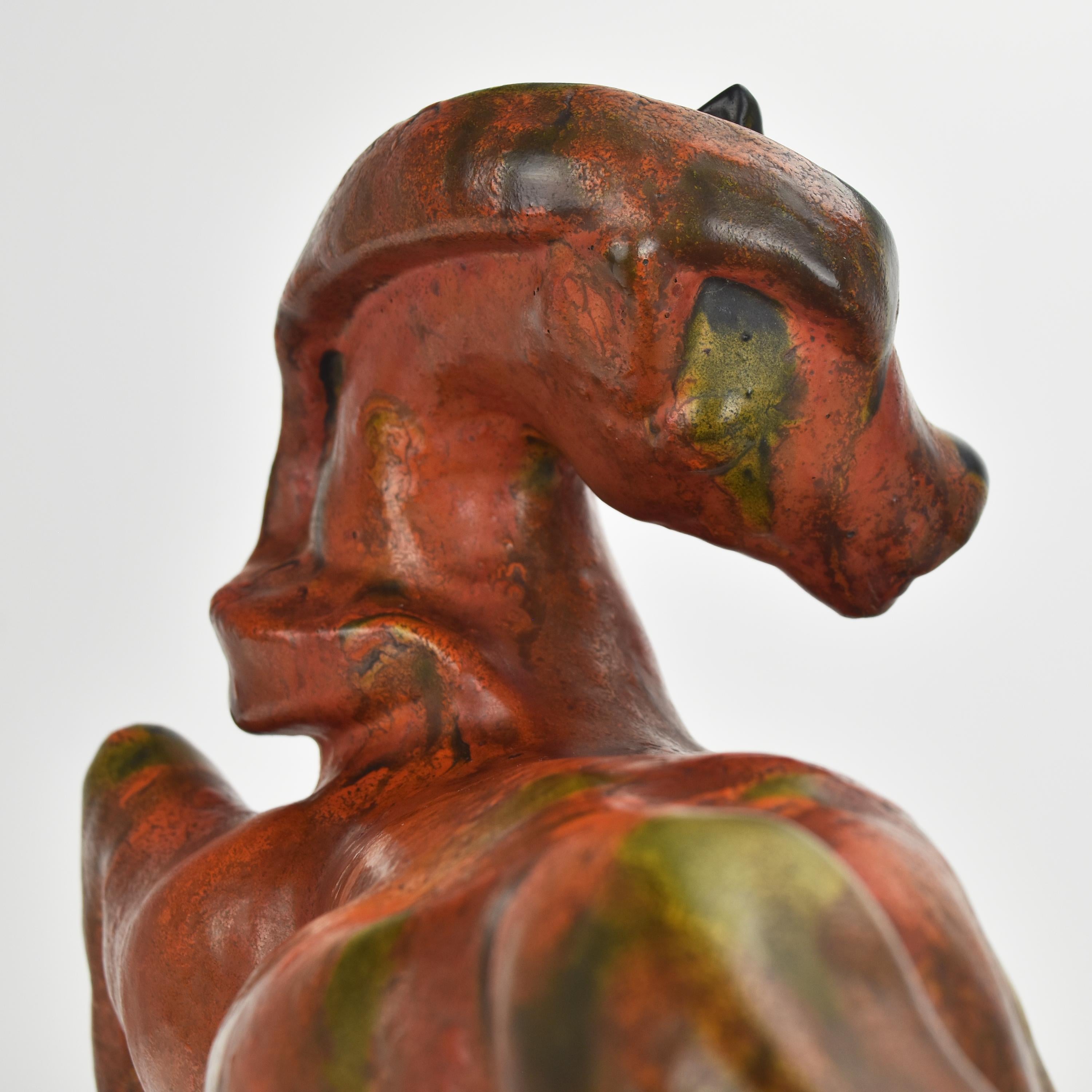 Remarquable sculpture de cheval en céramique Art déco inspirée du tableau 
