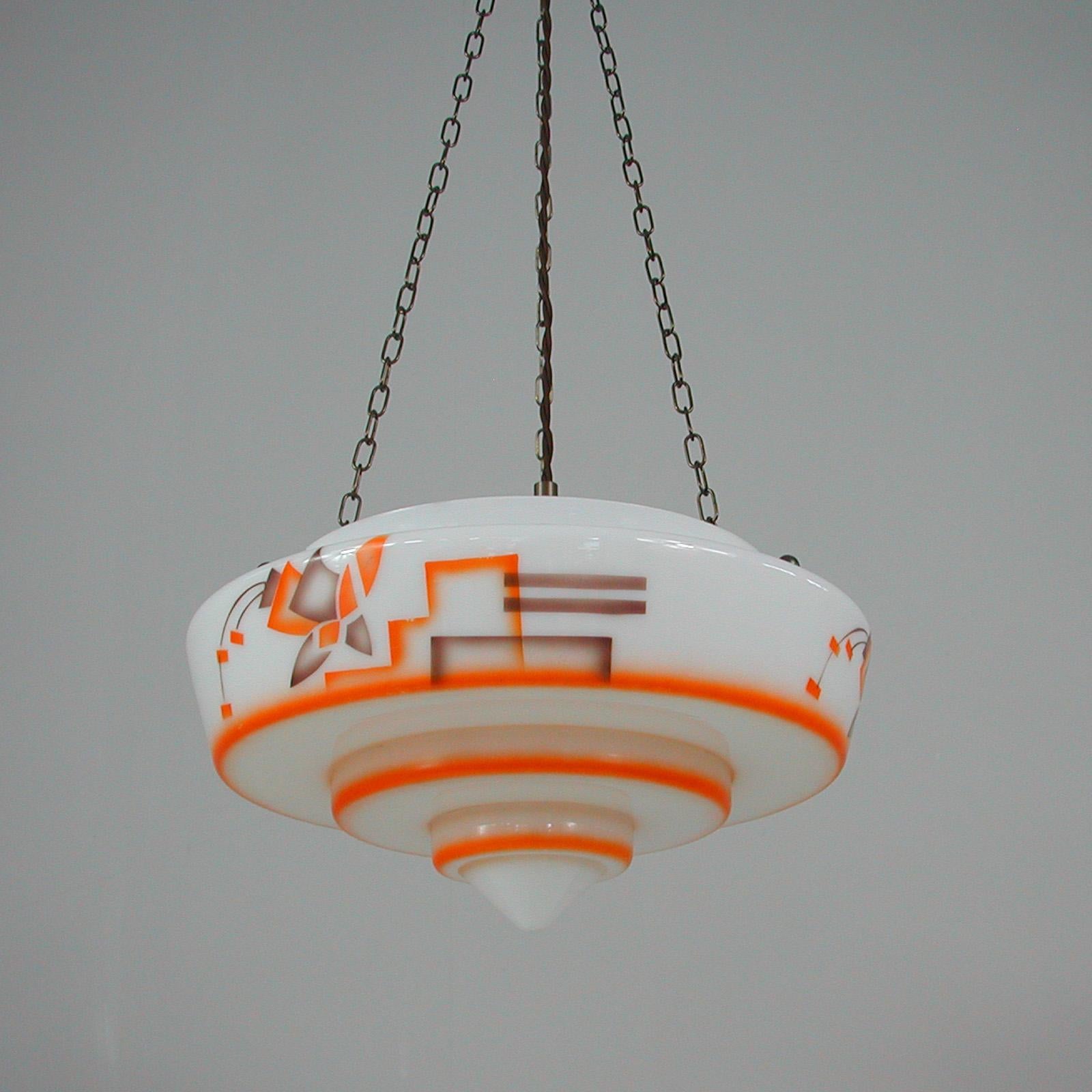 German Art Deco Suspension Light, Enameled Glass and Brass, 1930s In Good Condition For Sale In NUEMBRECHT, NRW
