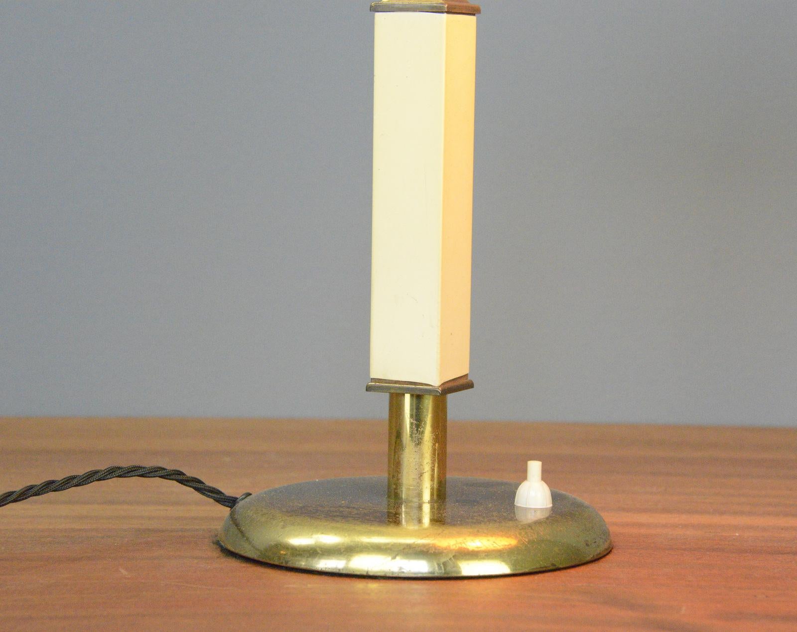 Allemand Lampe de table Art déco allemande, circa années 1920 en vente