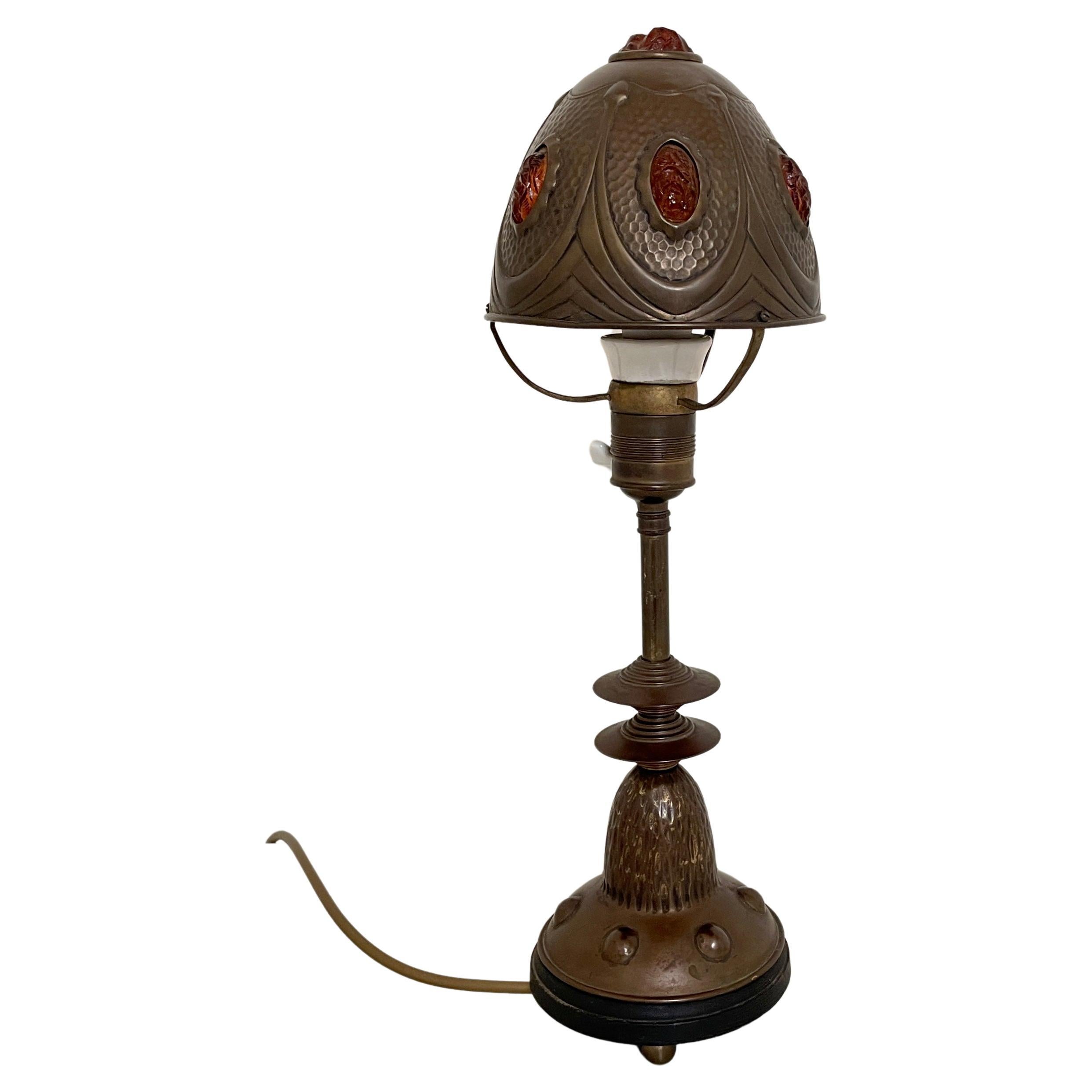 Lampada da tavolo Art Deco tedesca in ottone e vetro colorato, 1930 circa in vendita