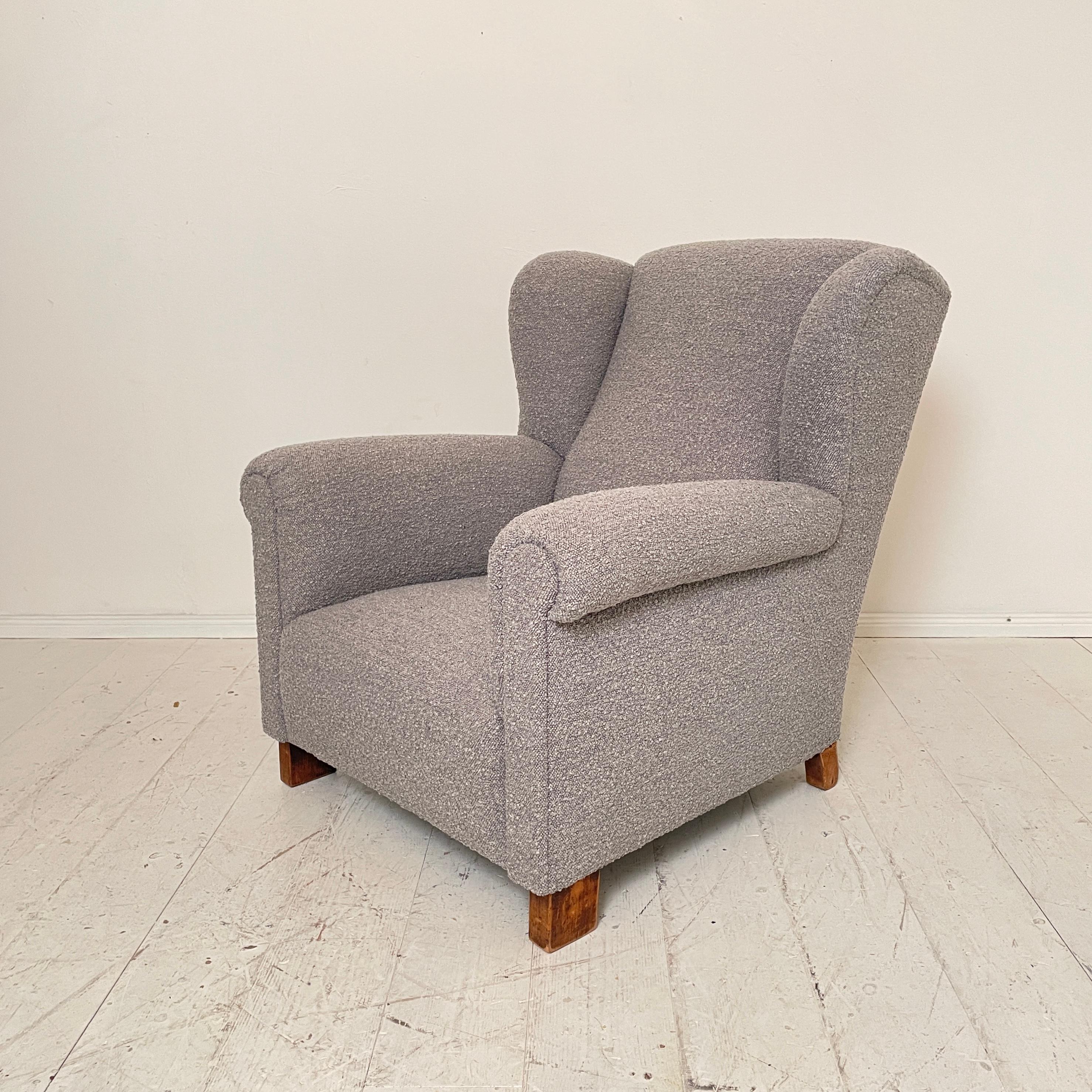 German Art Deco Wingback Chair in Gray Boucle Fabric, 1925 For Sale 6