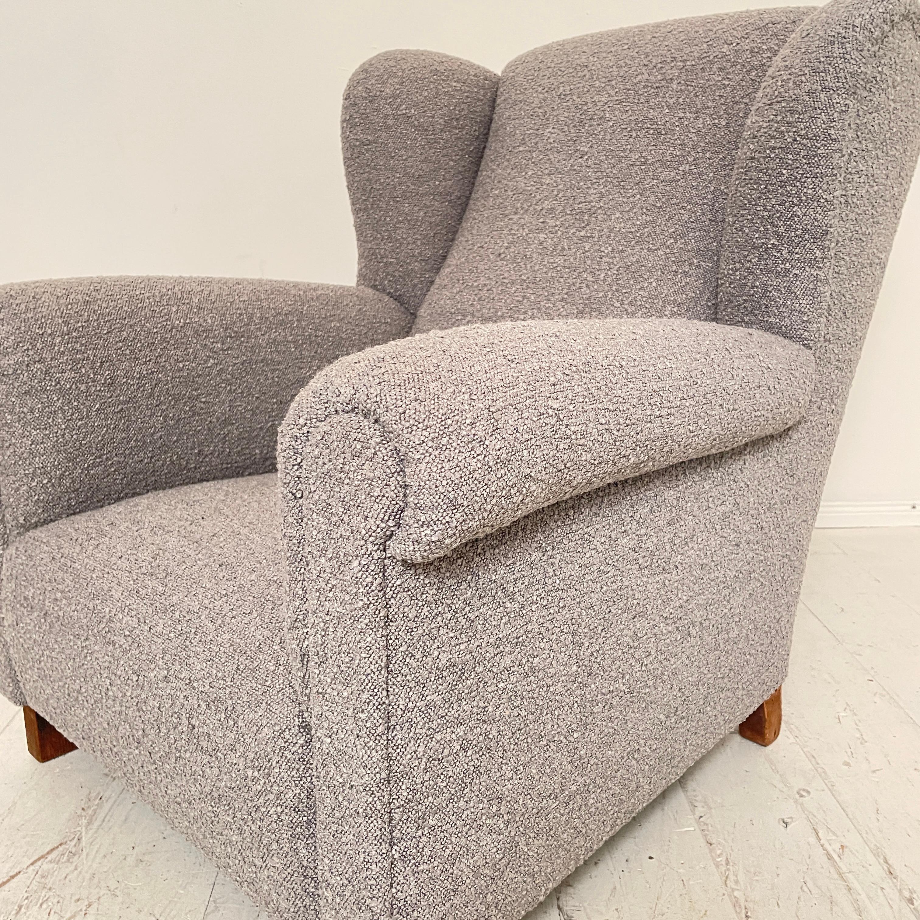 German Art Deco Wingback Chair in Gray Boucle Fabric, 1925 For Sale 7
