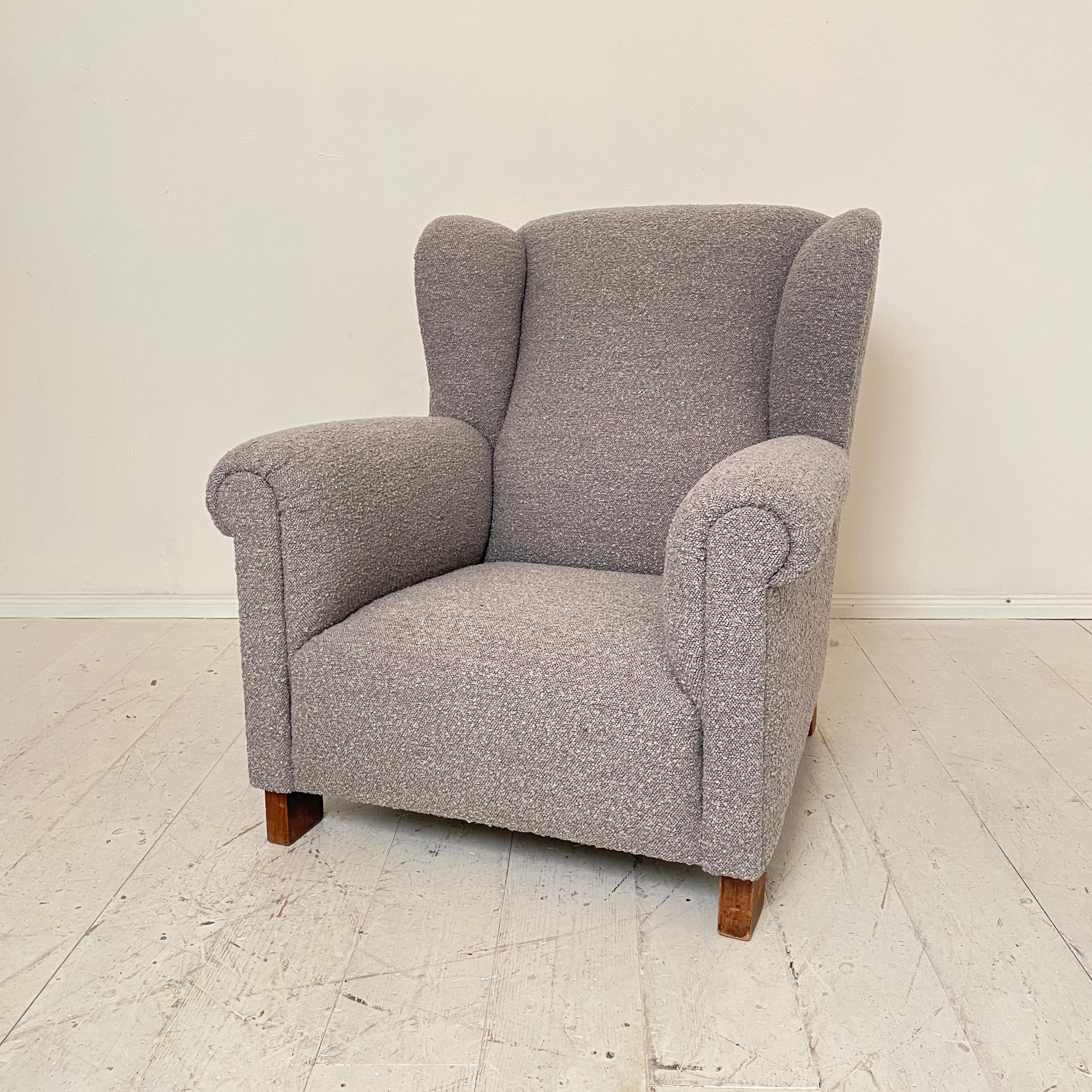 German Art Deco Wingback Chair in Gray Boucle Fabric, 1925 For Sale 9