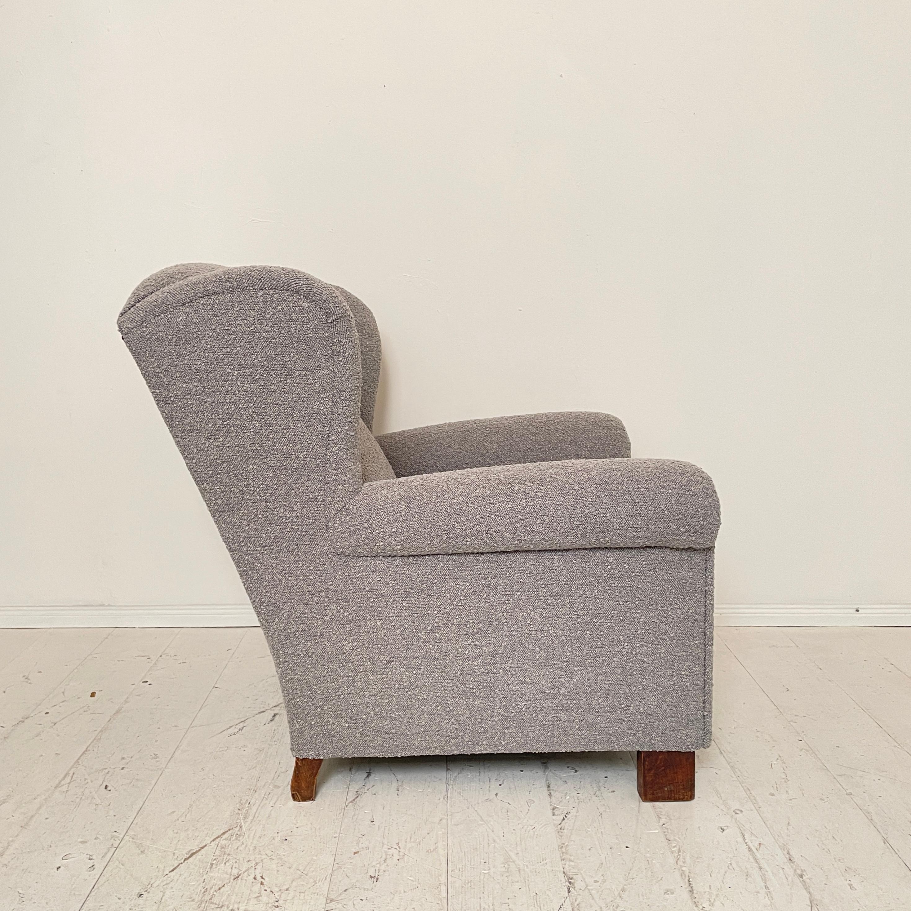 Bouclé German Art Deco Wingback Chair in Gray Boucle Fabric, 1925 For Sale