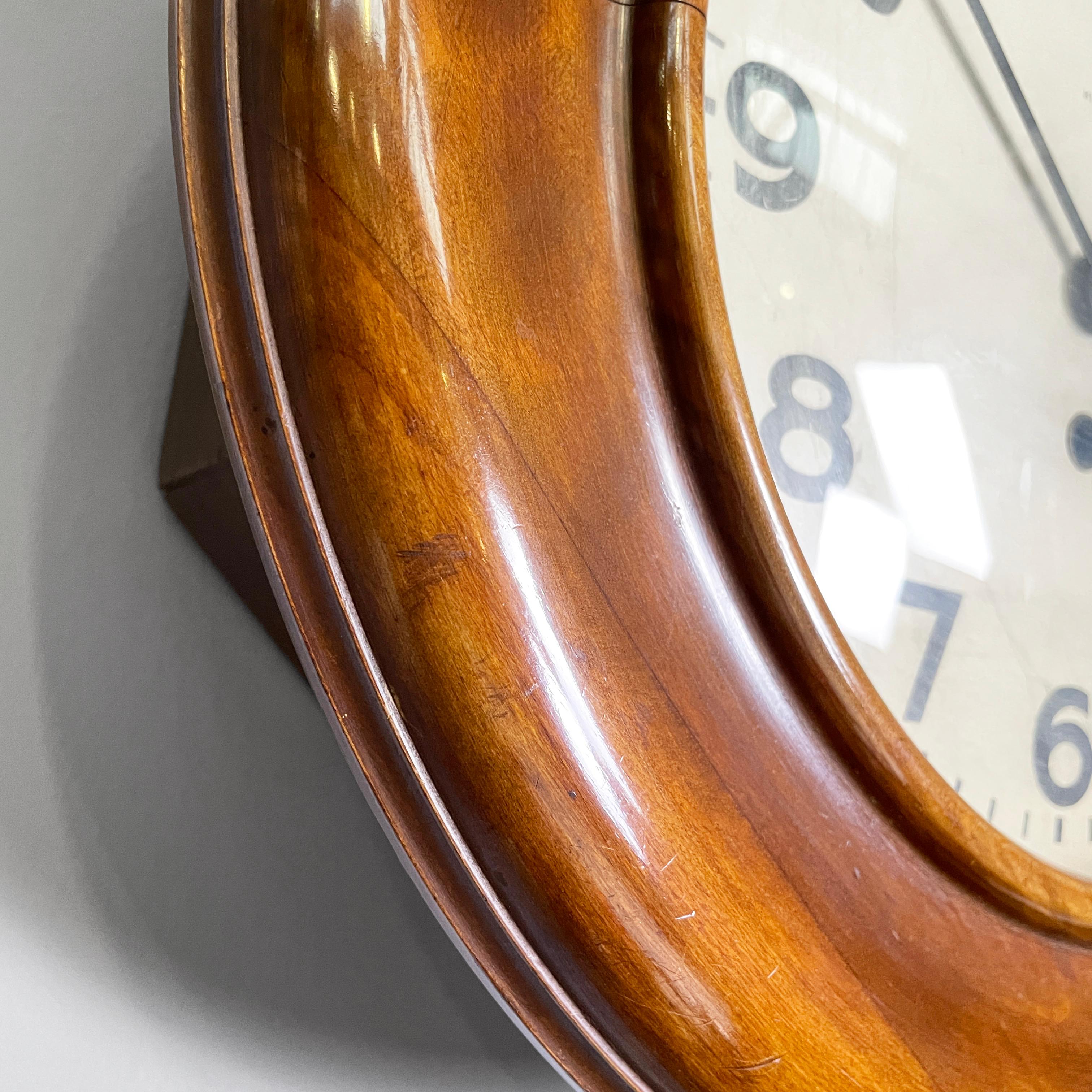 Horloge murale ronde en bois Art déco allemand par Kienzle International, années 1920 5