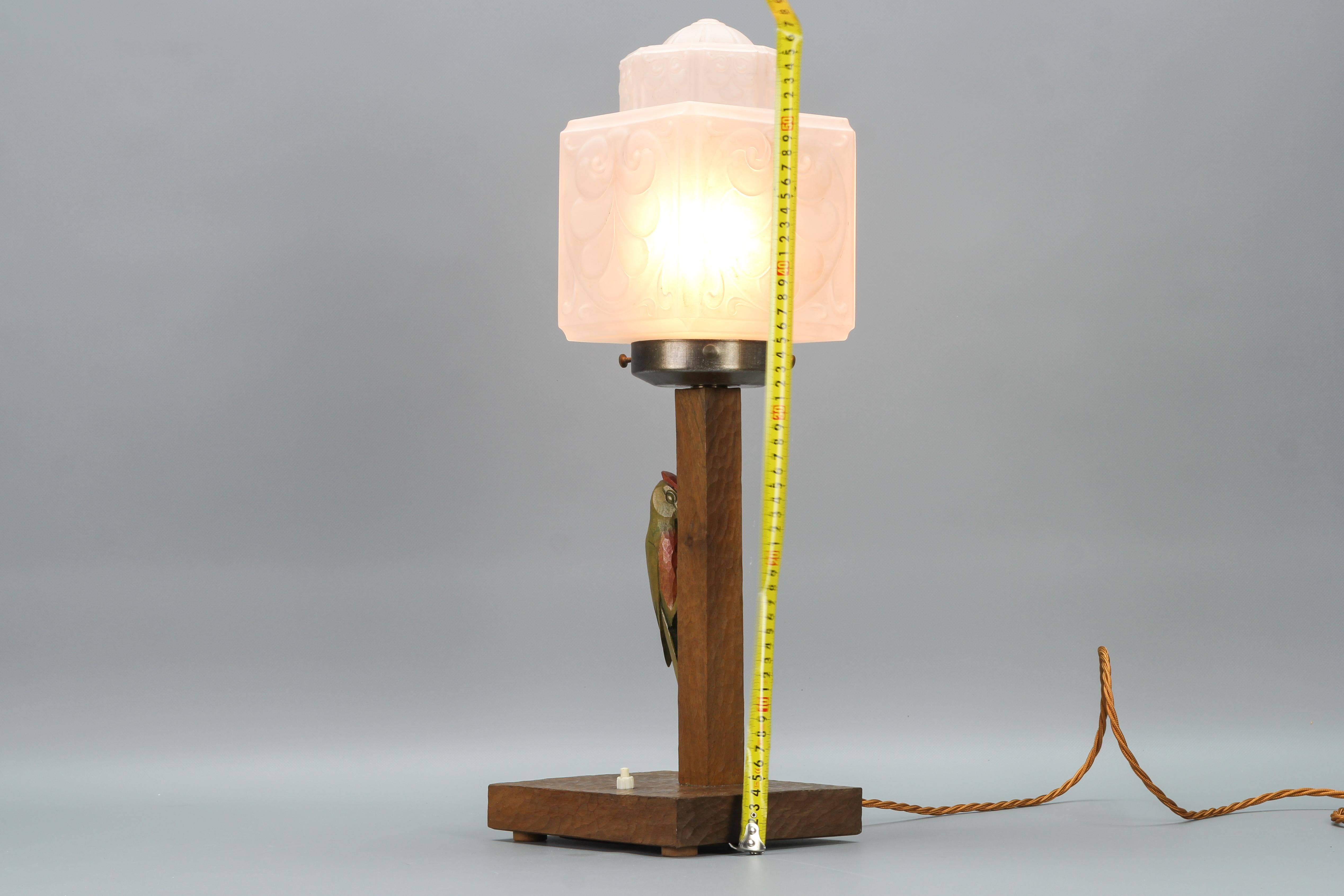German Art Deco Wooden and Frosted Glass Table Lamp with a Woodpecker For Sale 10