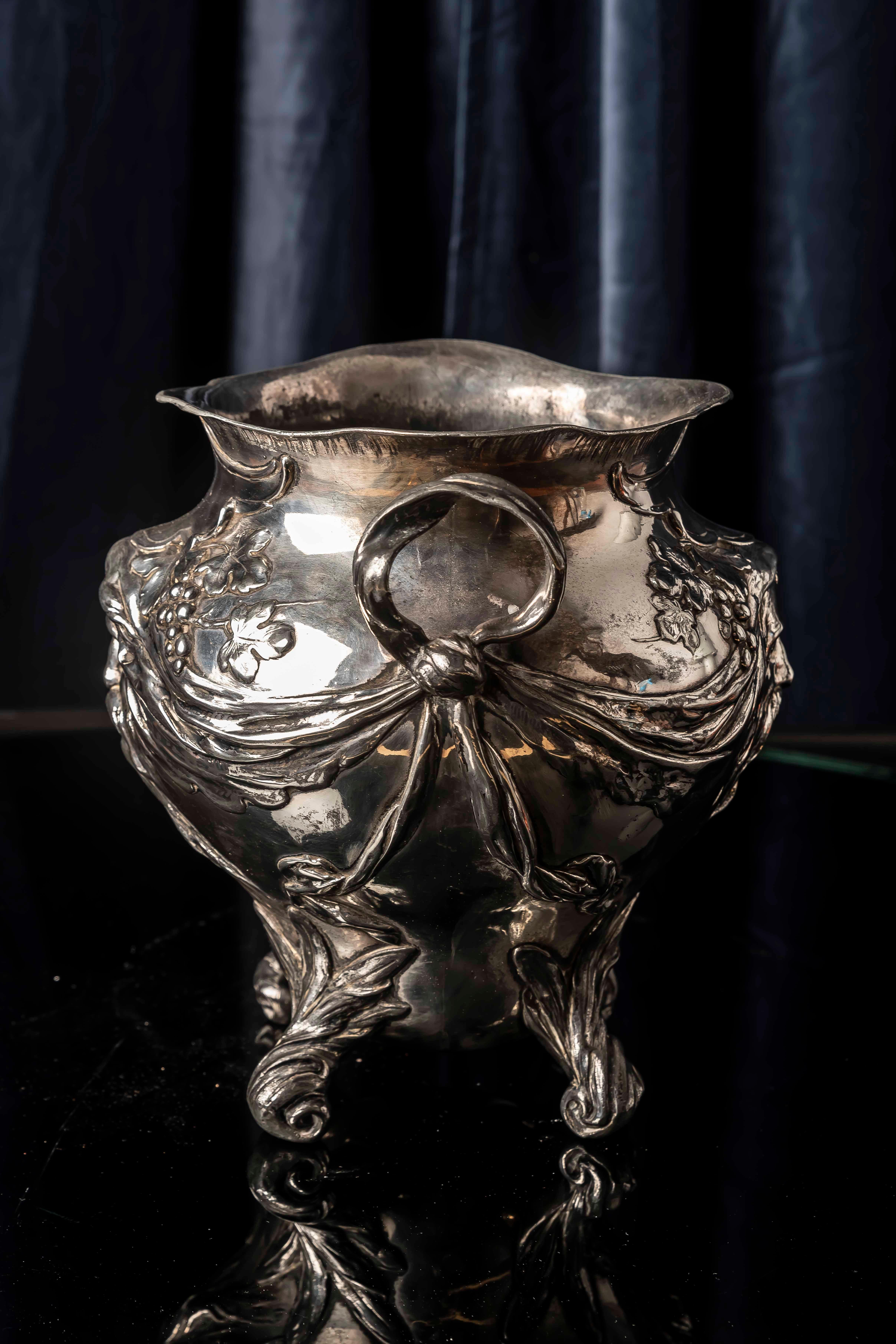 Deutscher Jugendstil Bacchus Sektkühler im Angebot 2