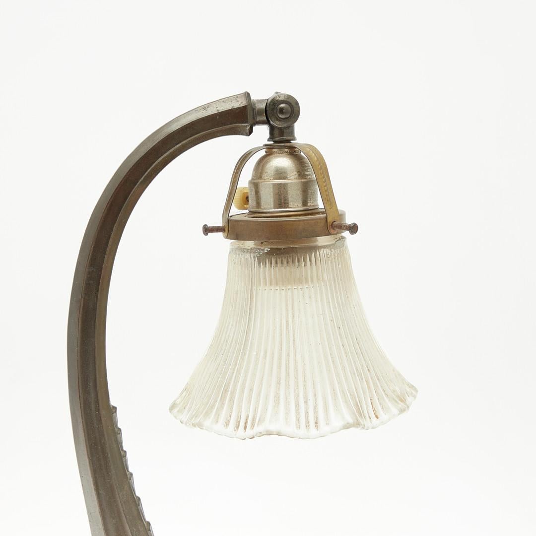 Lampe de bureau allemande en laiton Art nouveau en vente 1