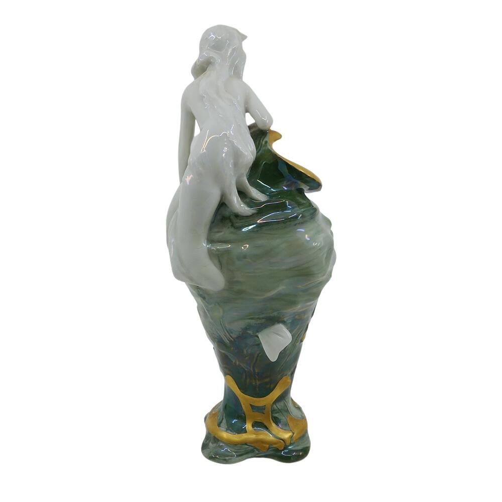 Deutsche figurale Vase aus marmoriertem Porzellan im Jugendstil Kronach Rosenthal 1900 (Art nouveau) im Angebot