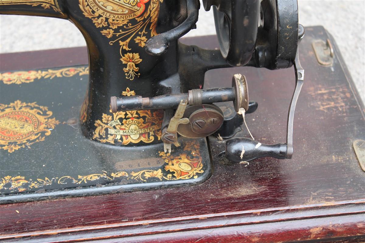 Machine à couture portable Art Nouveau allemand 1890 JONES  en vente 1