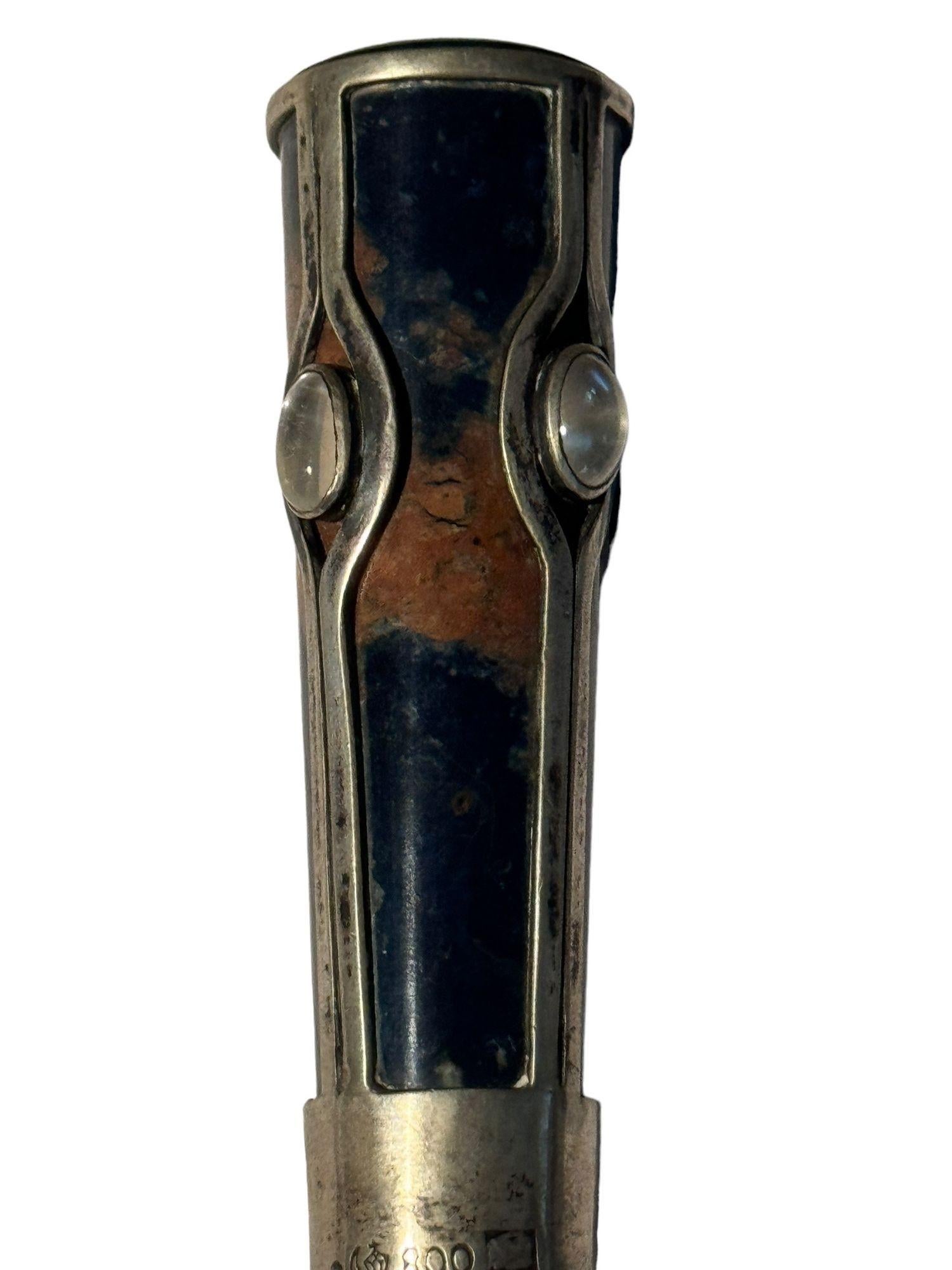 Sigillo tedesco Art Nouveau in argento e pietra dura blu, 1900 circa, con iniziali 