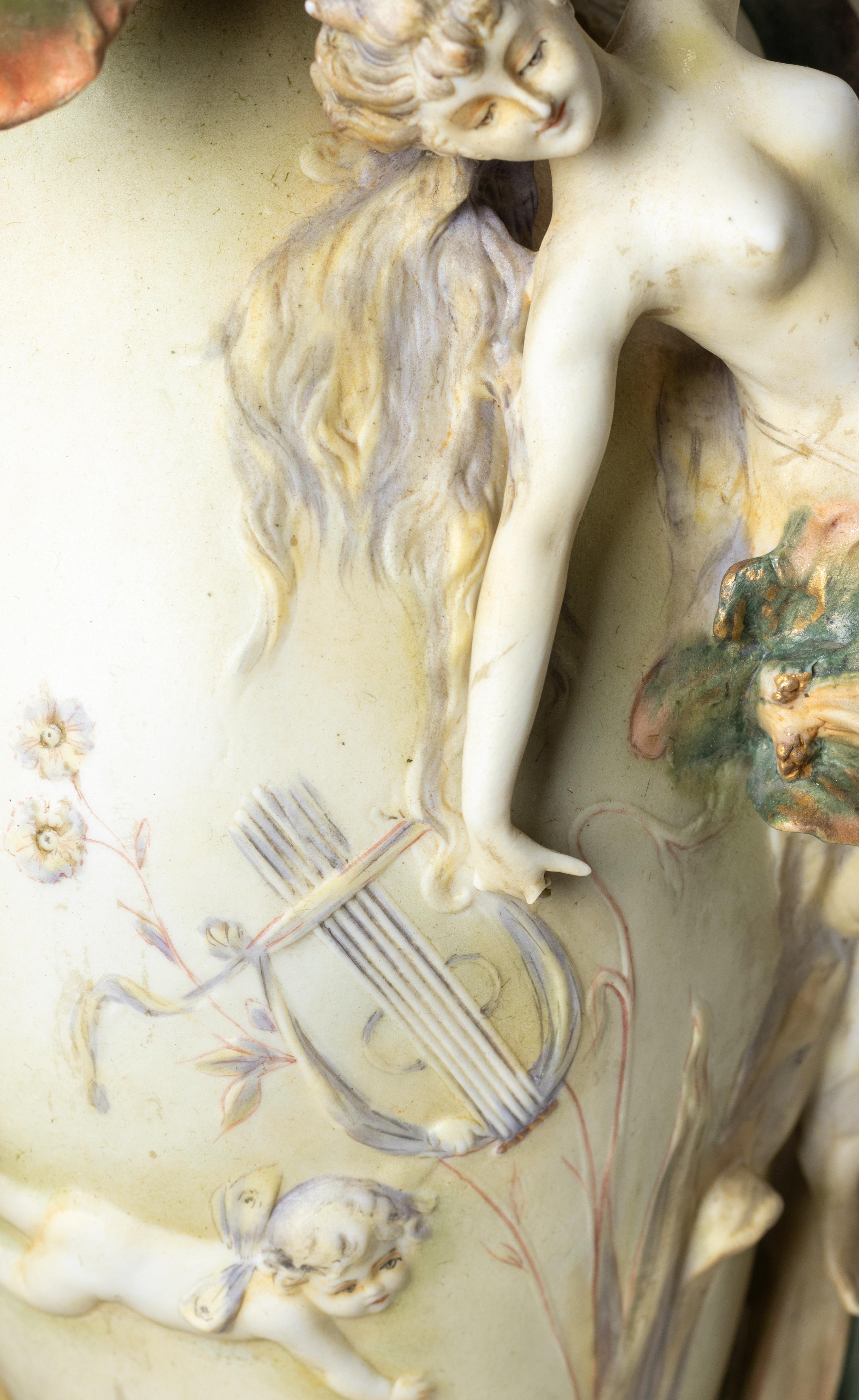 Faenza Vaso Art Nouveau tedesco di Karl Ens Volkstedt, (fine XIX secolo) in vendita