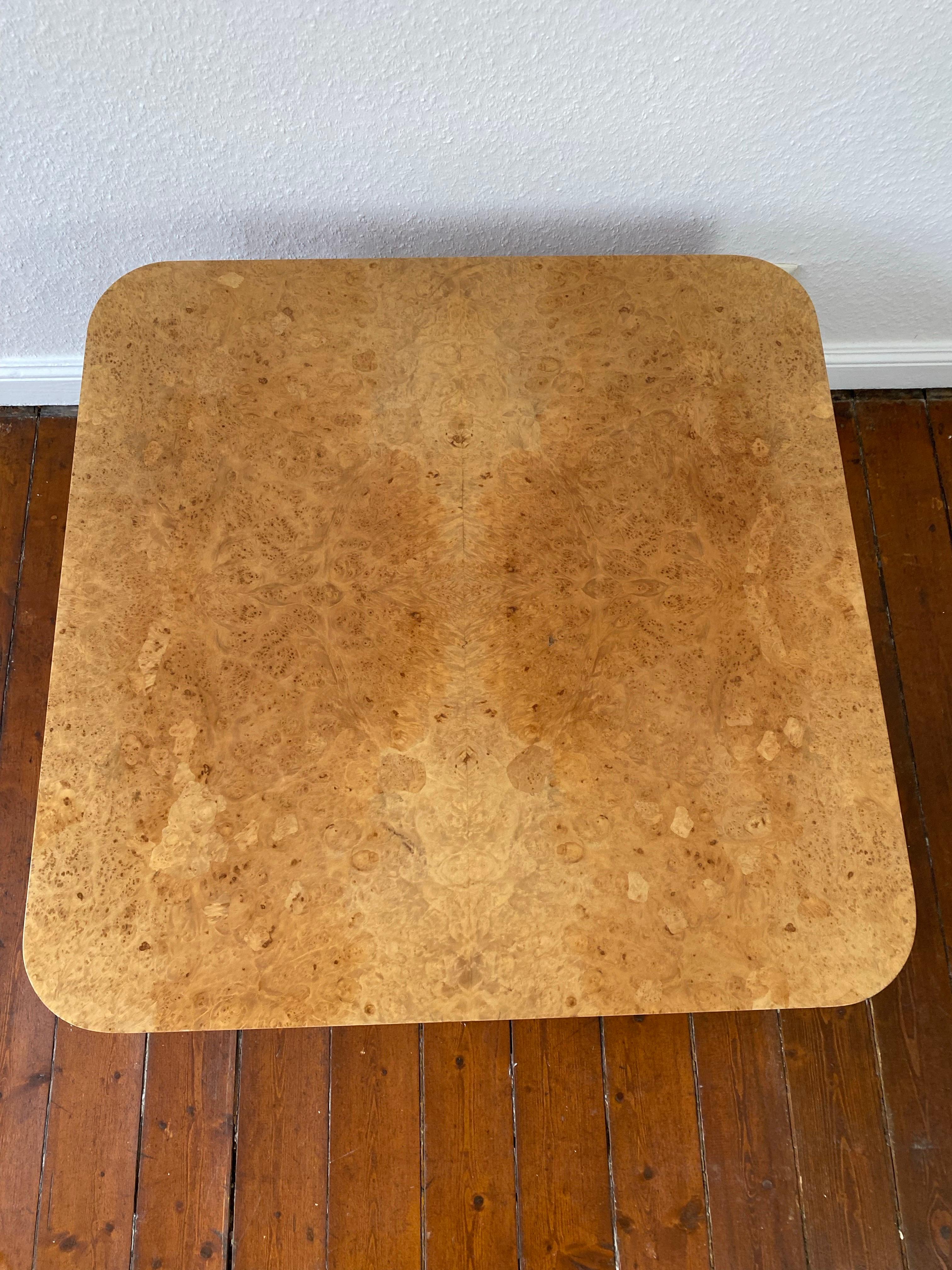 Table basse moderniste allemande Art Déco en bois de chêne et placage de bois par Bruno Paul 1920 en vente 5