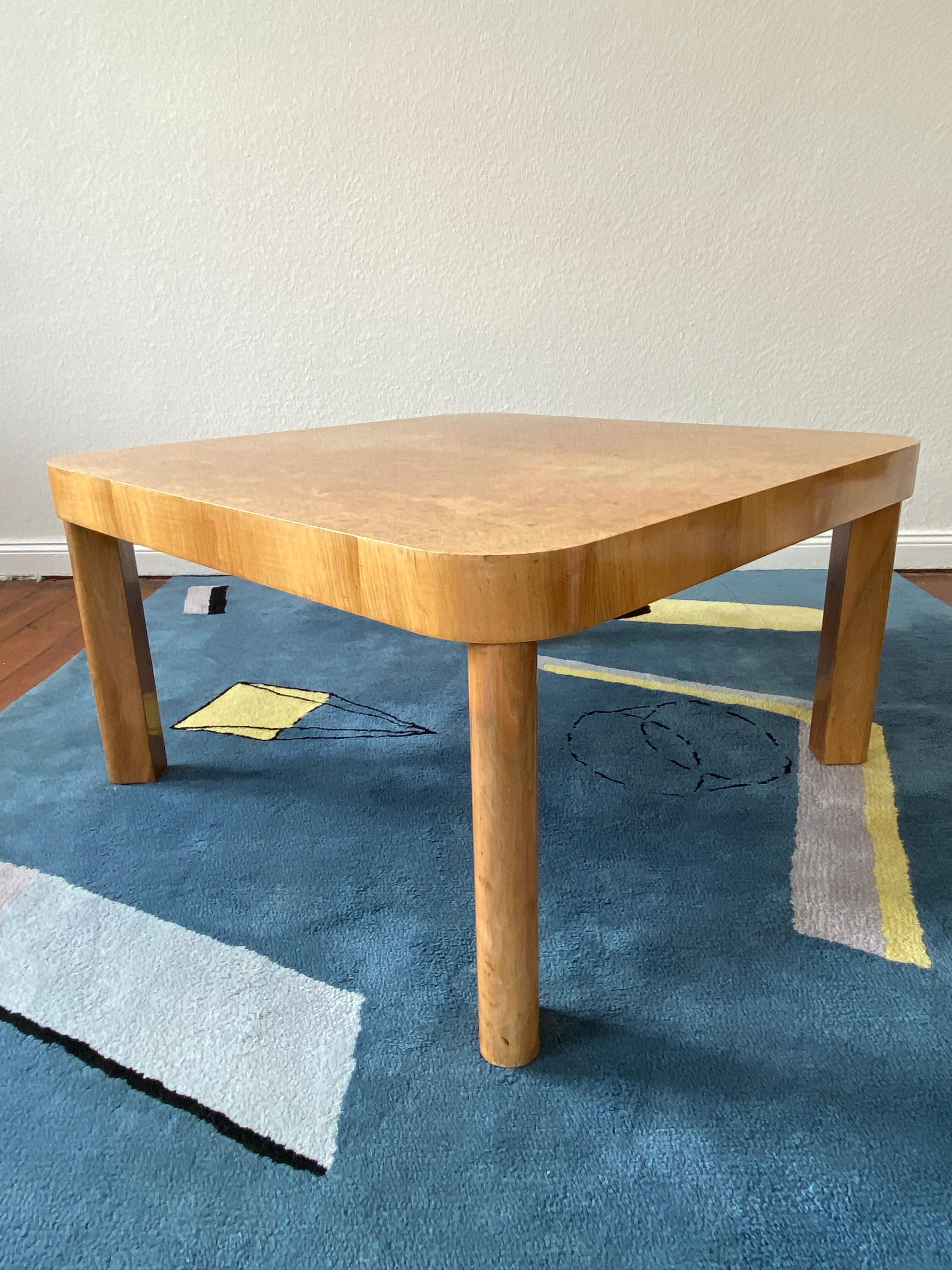 Table basse moderniste allemande Art Déco en bois de chêne et placage de bois par Bruno Paul 1920 en vente 7