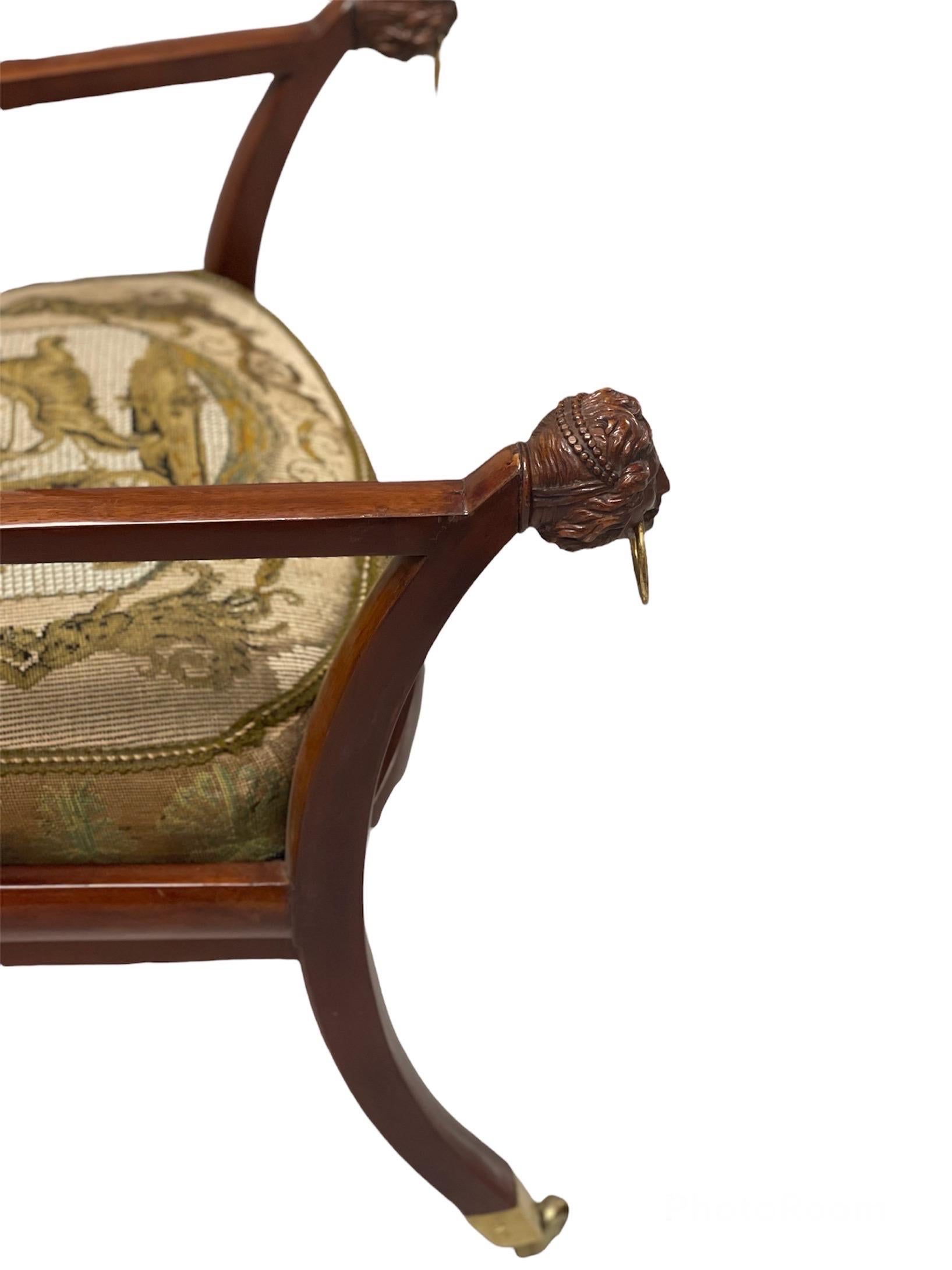 Sillón neoclásico austriaco alemán con forma de águila Neoclásico en venta
