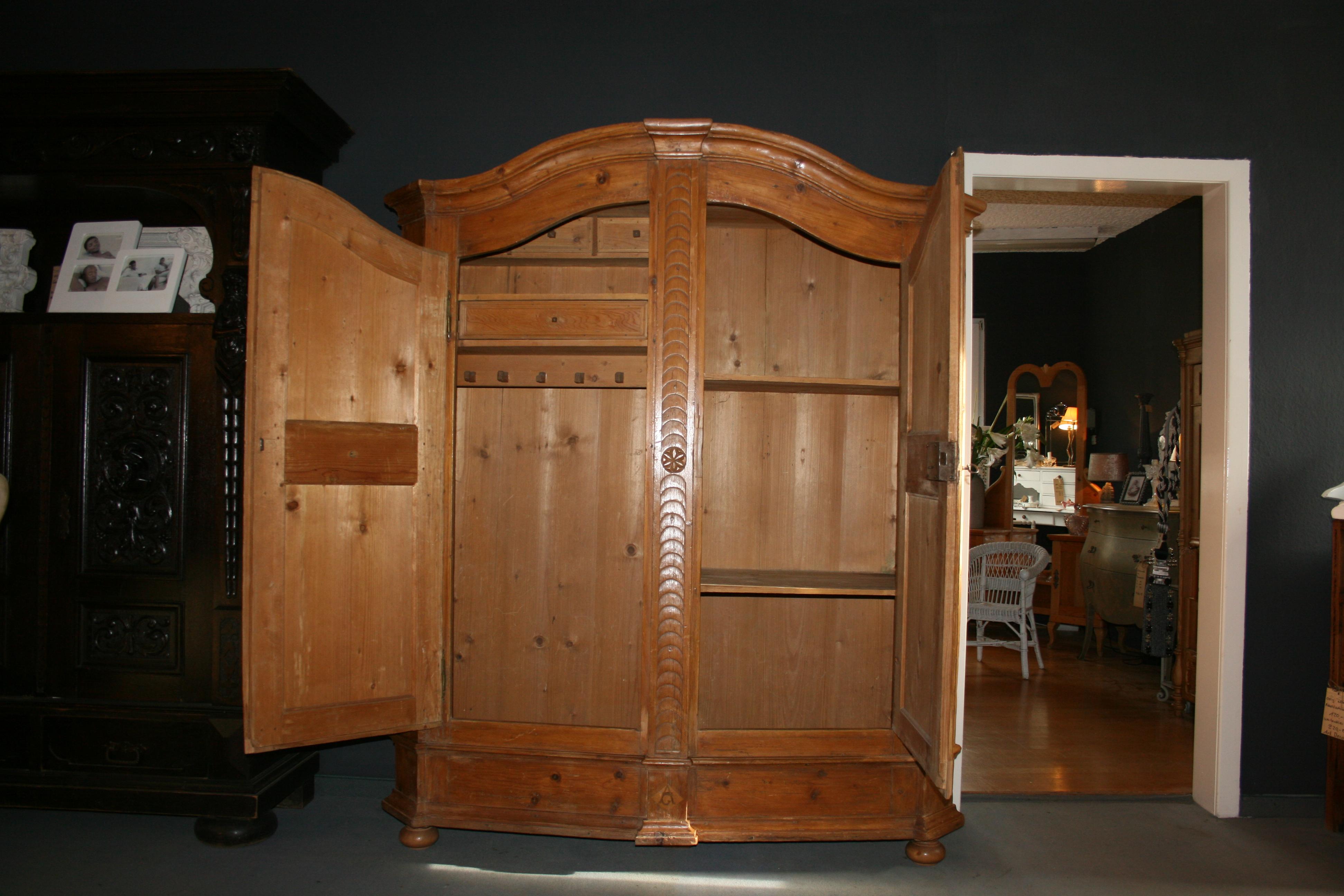 German Baroque Bodensee Armoire, Pine, 18th Century 4