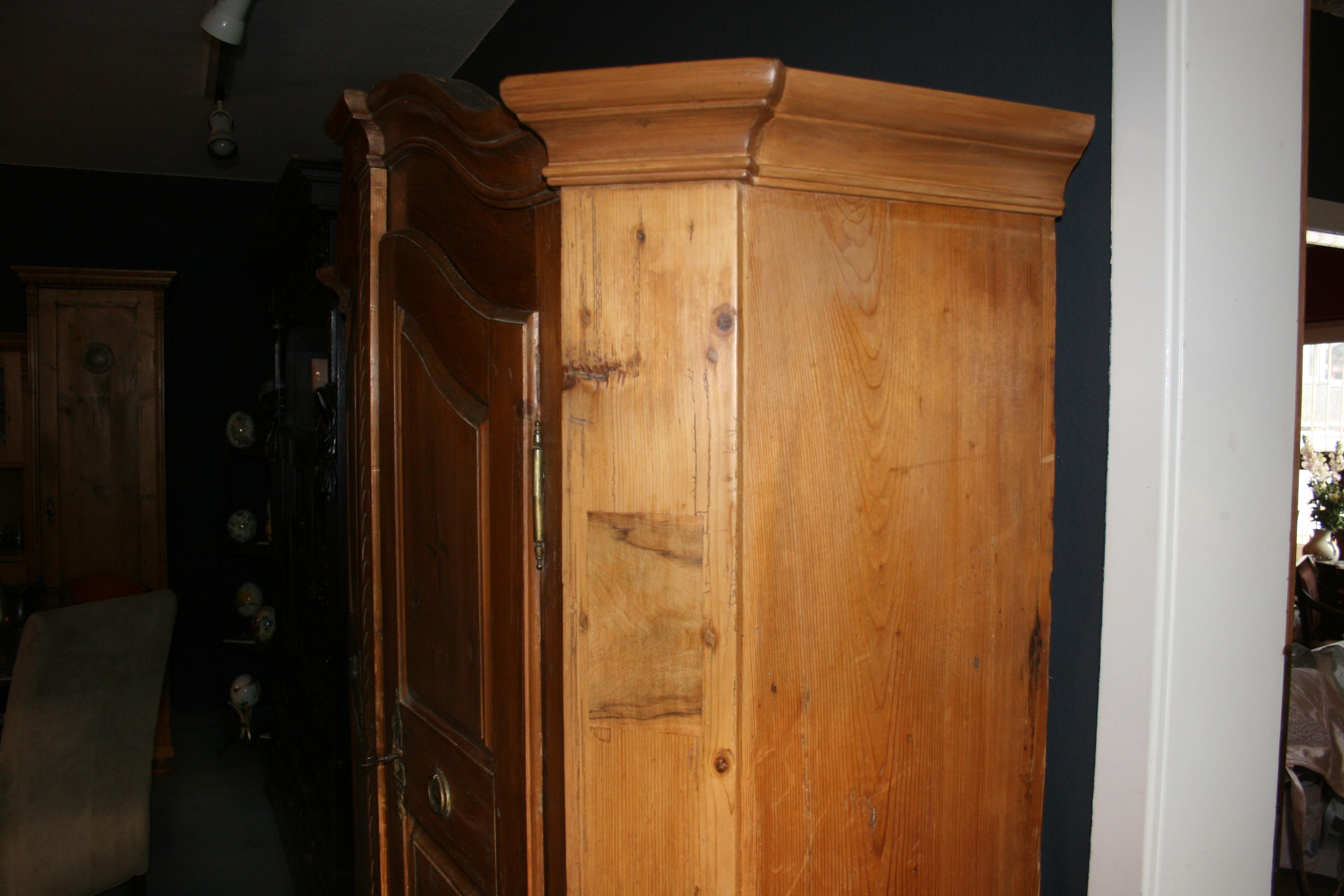 German Baroque Bodensee Armoire, Pine, 18th Century 12