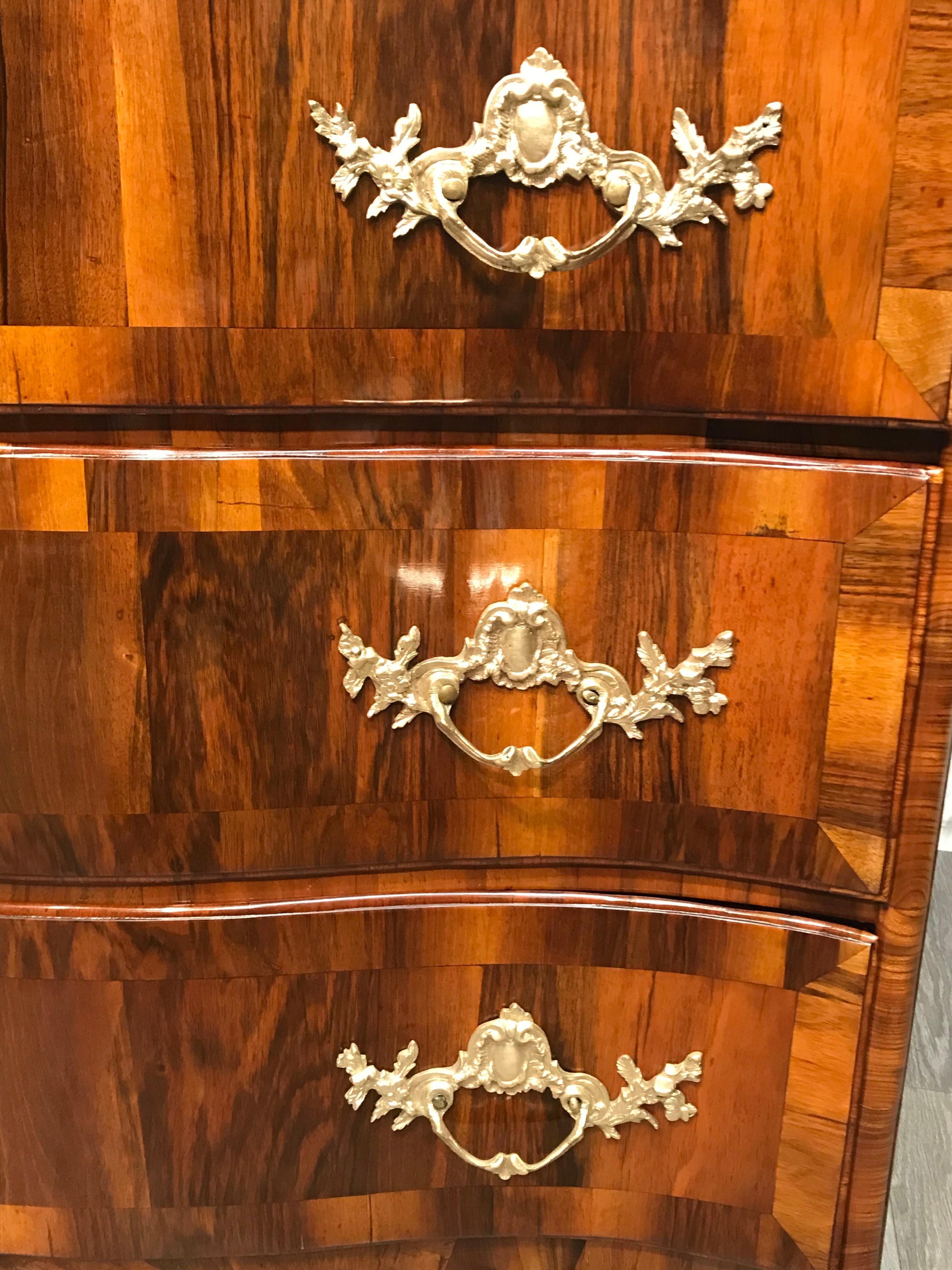 Milieu du XVIIIe siècle Commode baroque allemande, Dresde, 18e siècle en vente