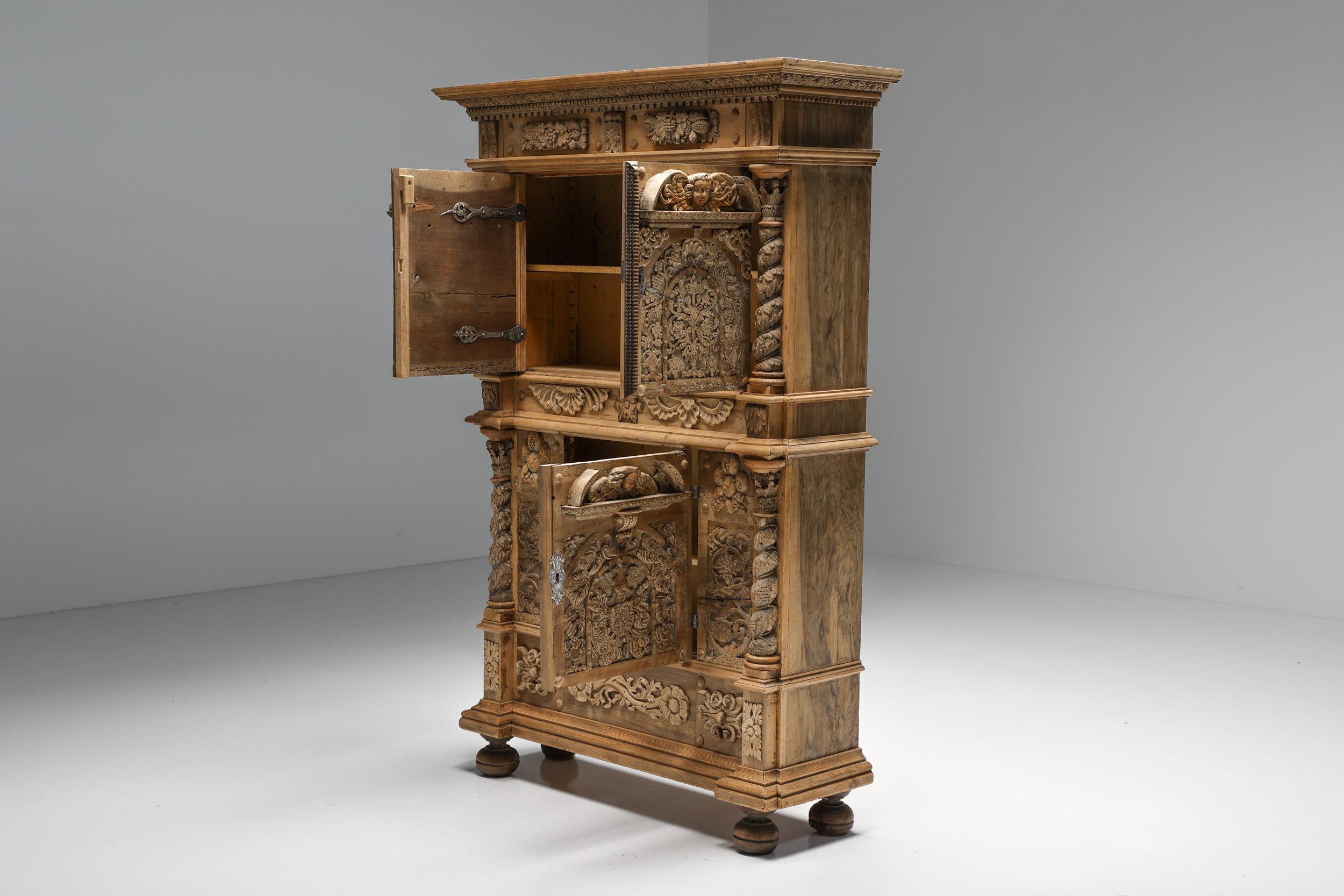 German Baroque Leached Walnut Three-Door Cabinet, 17/18th Century In Excellent Condition For Sale In Antwerp, BE