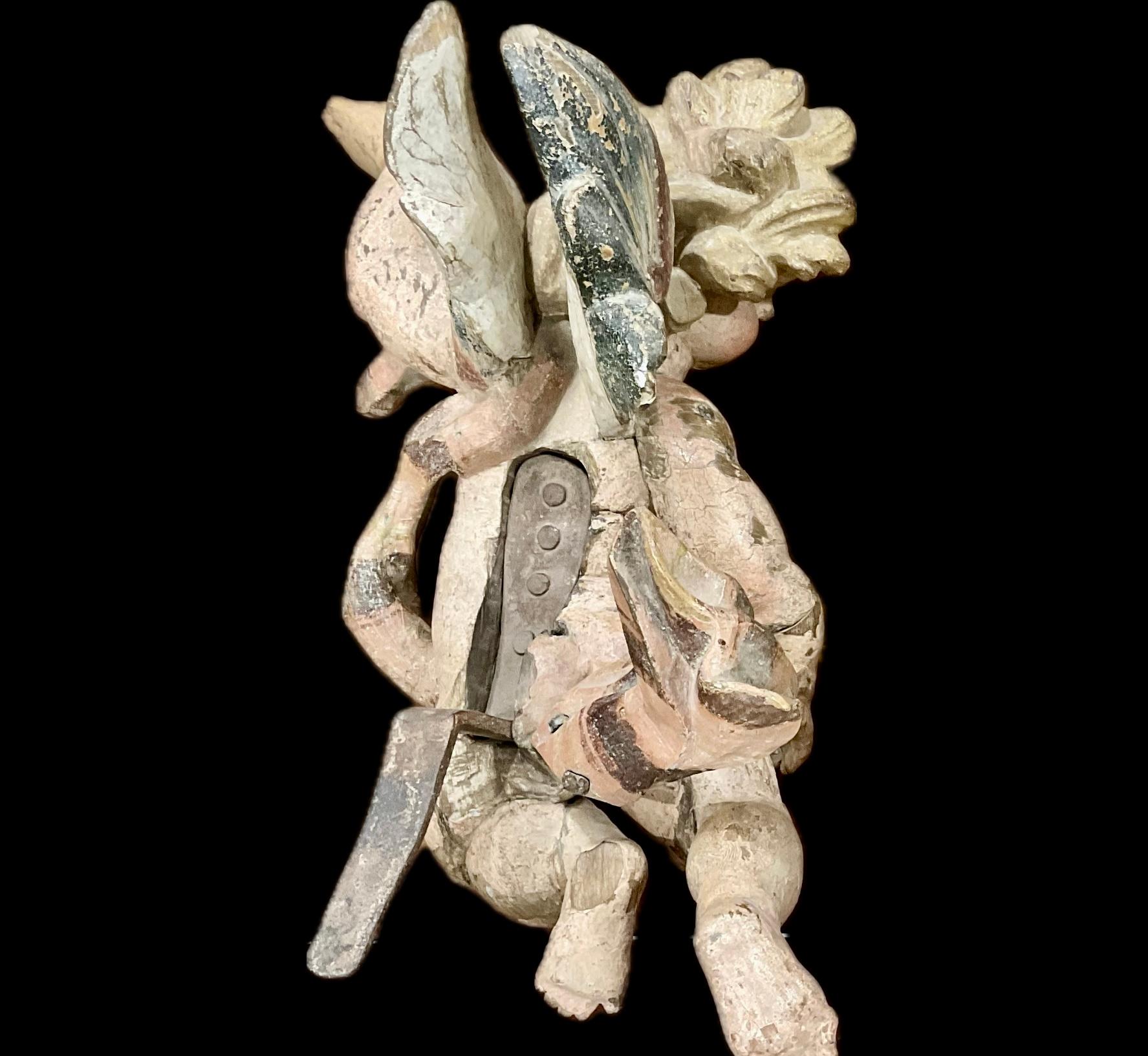 Tedesco Sculture di angeli in legno dipinto in stile barocco tedesco, una coppia in vendita