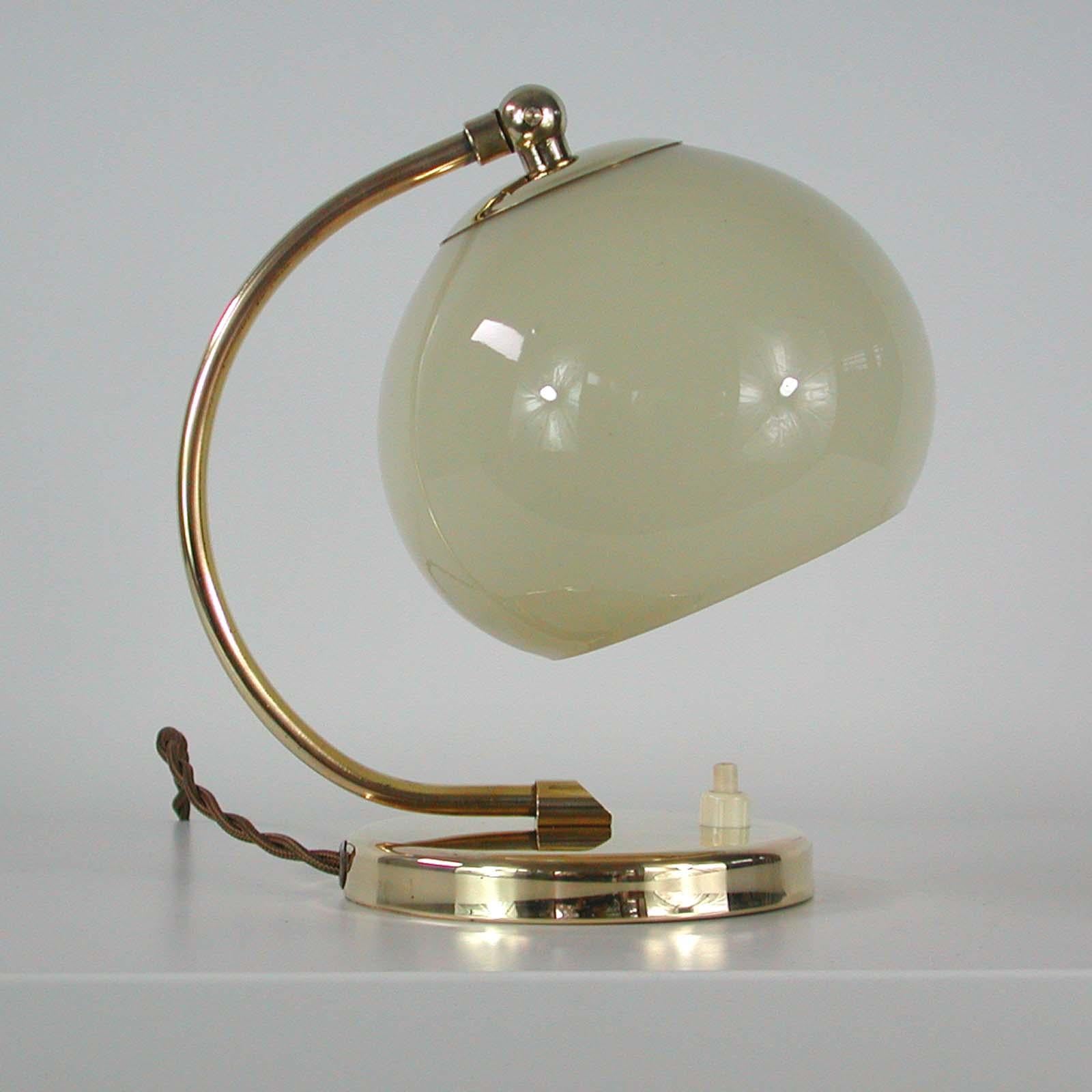 Mid-20th Century German Bauhaus Art Deco Brass and Opaline Table Lamp, 1930s