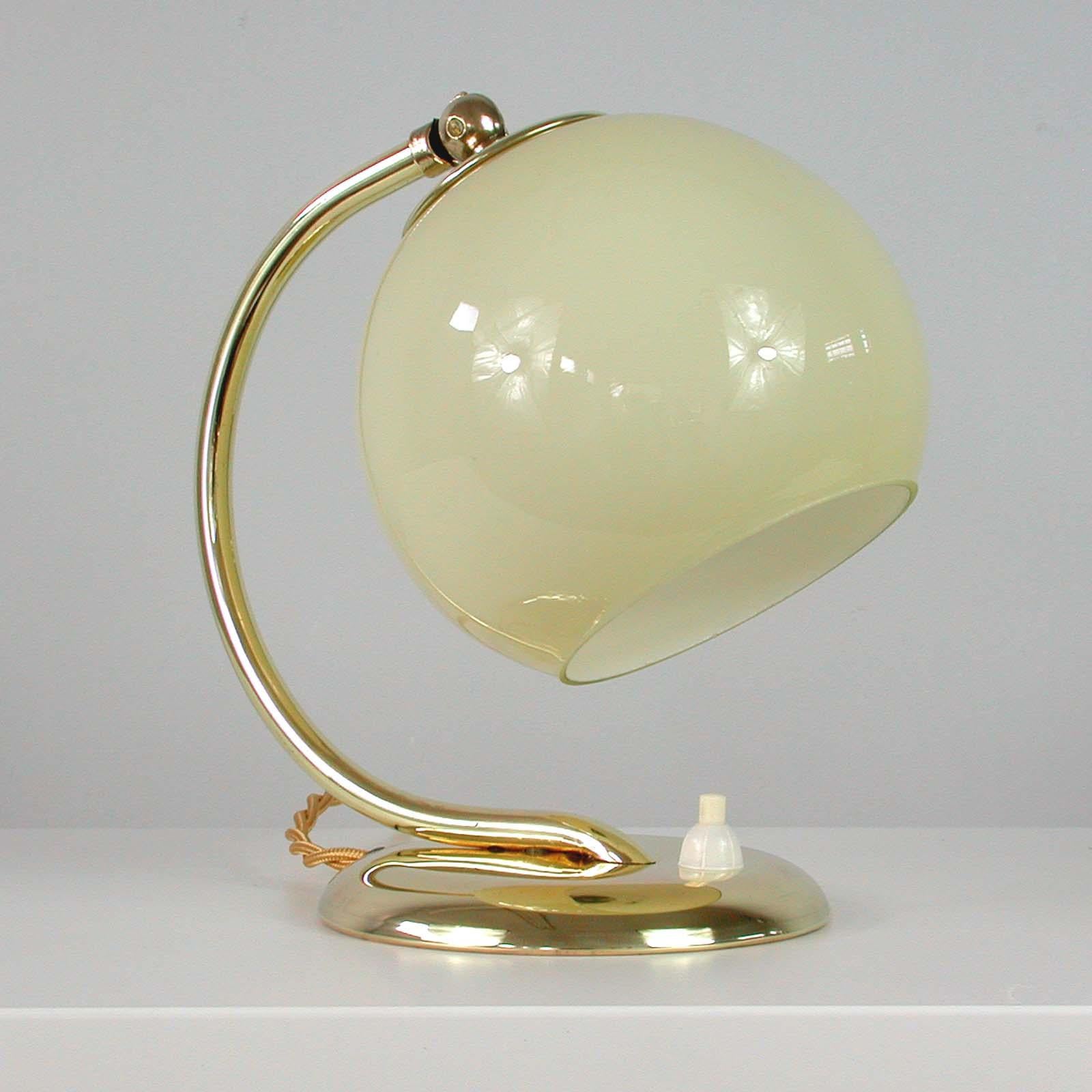 German Bauhaus Art Deco Brass and Opaline Table Lamp Sconce, 1930s In Good Condition In NUEMBRECHT, NRW