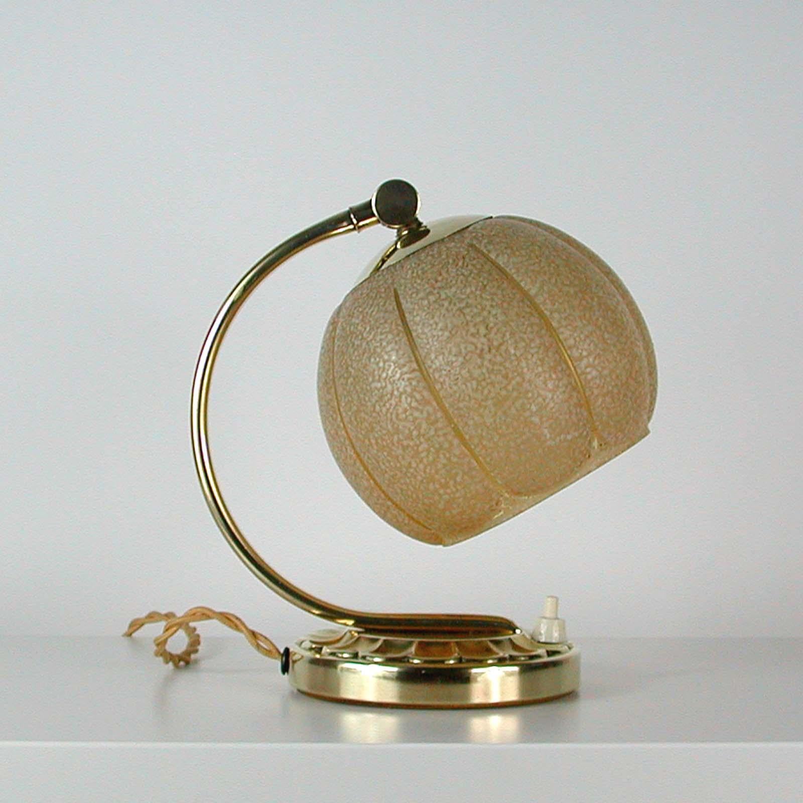 Mid-20th Century German Bauhaus Art Deco Brass and Textured Glass Table Lamp, 1930s DRGM