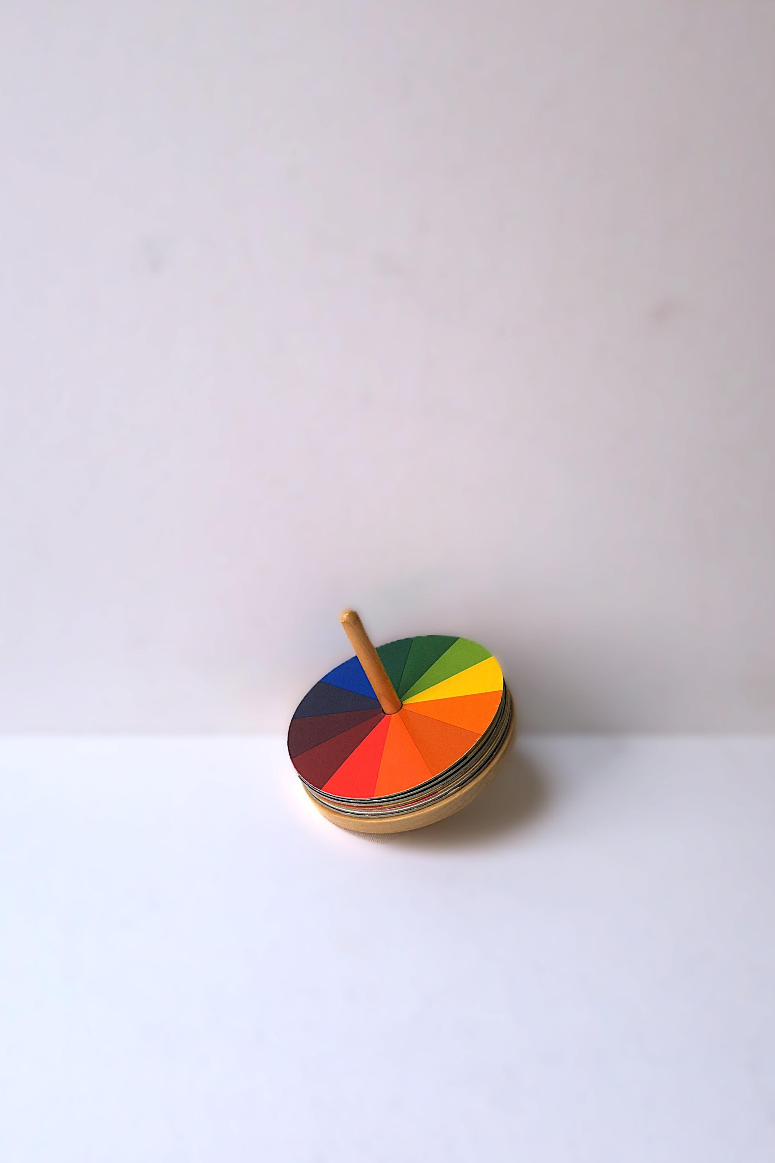 Suisse Roue de couleur Bauhaus allemande en vente