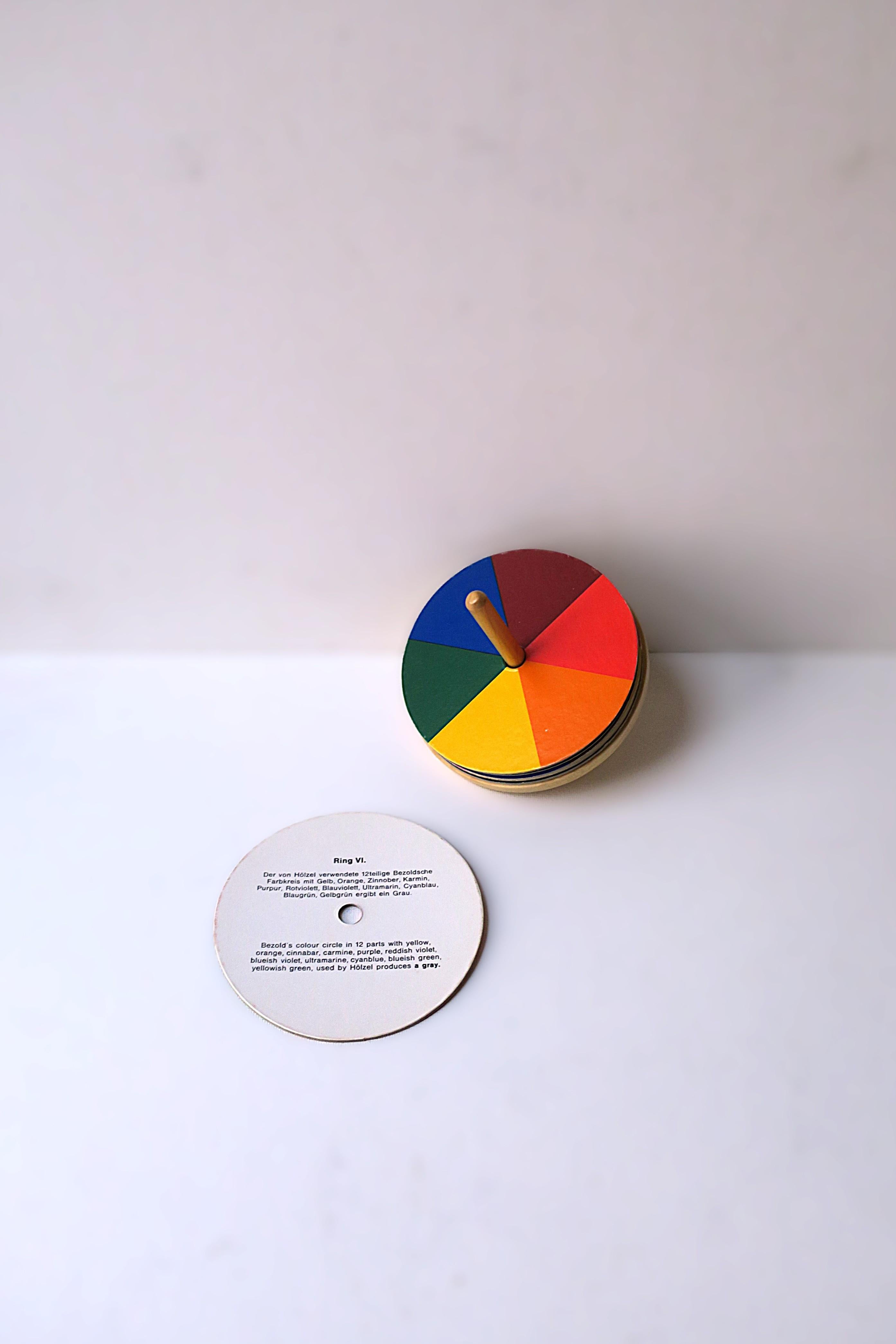 Roue de couleur Bauhaus allemande en vente 2