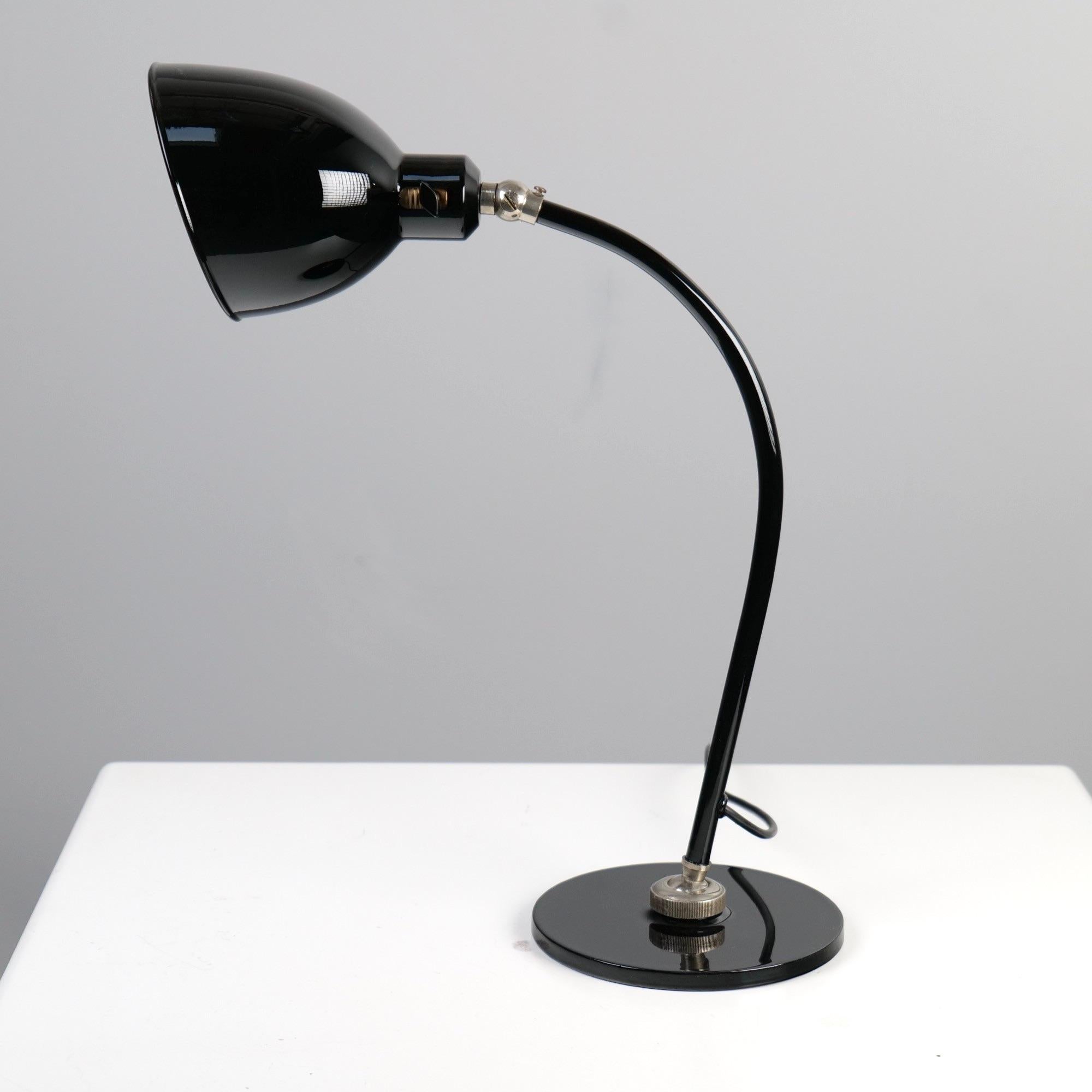 Fait main Lampe de bureau allemande Bauhaus de Christian Dell, modèle Polo Popular en vente
