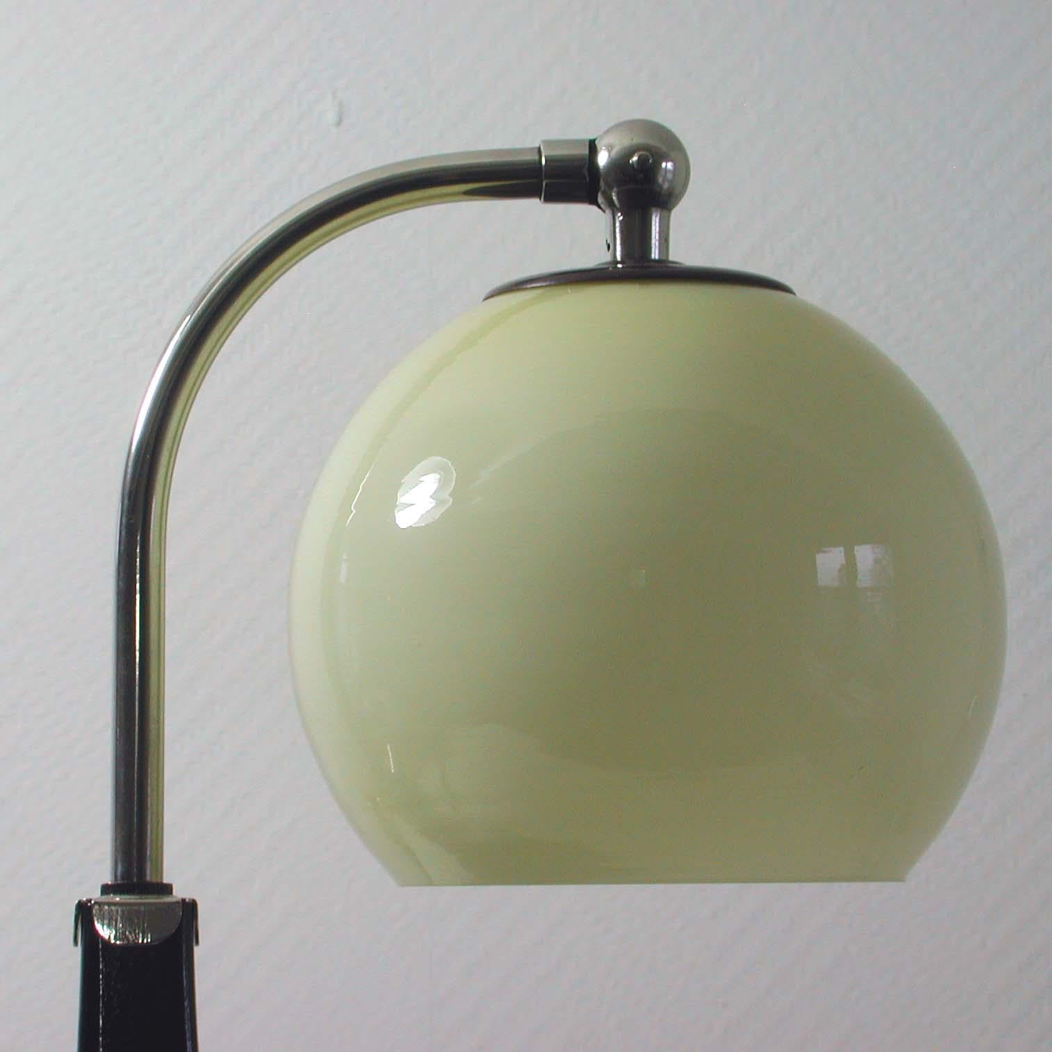 German Bauhaus Marianne Brandt Bakelite and Opal Touch Light Table Desk Lamp 4