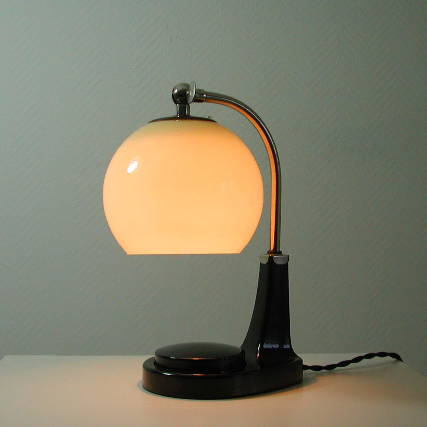 German Bauhaus Marianne Brandt Bakelite and Opal Touch Light Table Desk Lamp 7
