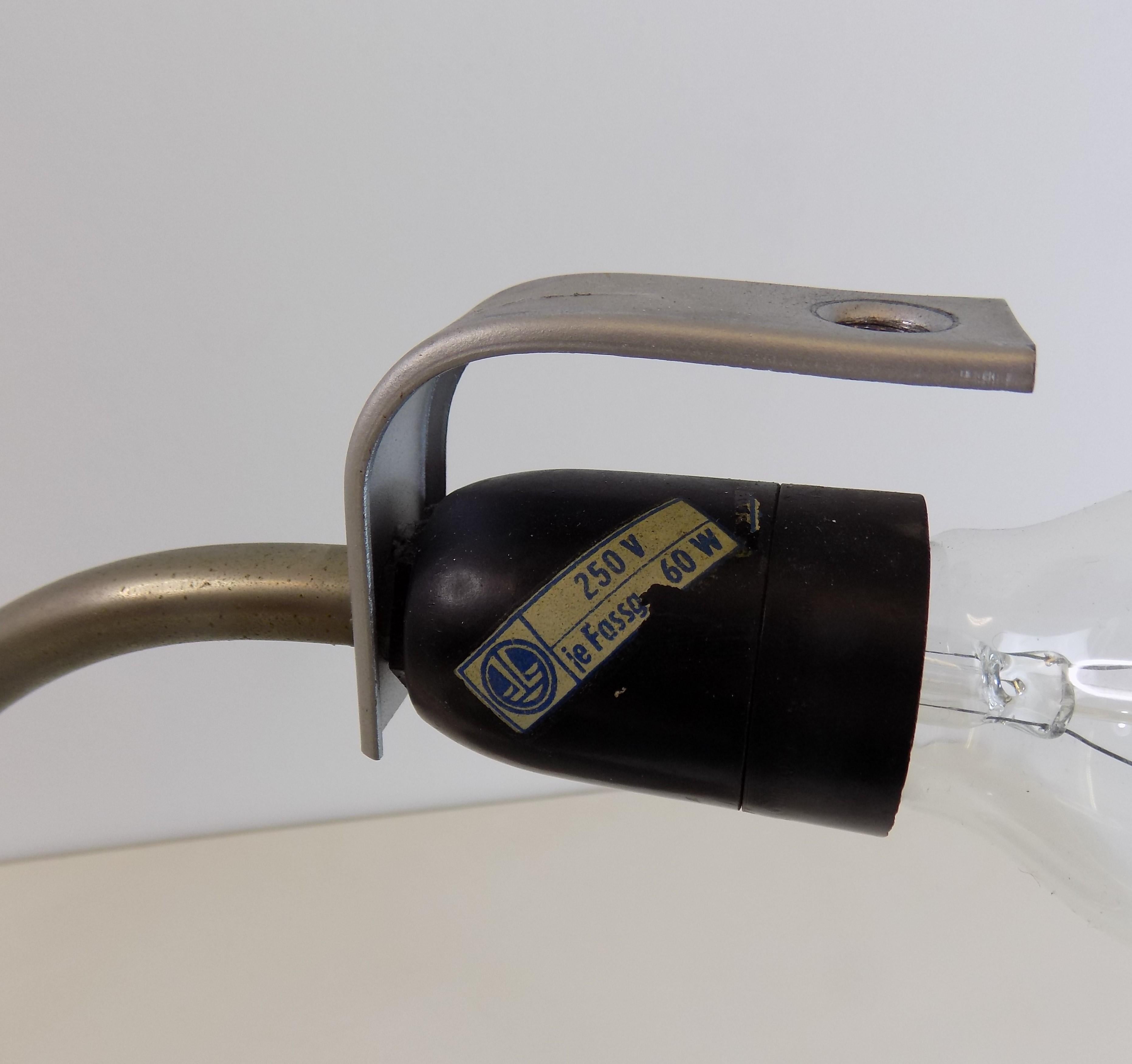 Lámpara de mesa alemana Bauhaus de VEB Leuchtenbau Lengefeld en venta 4